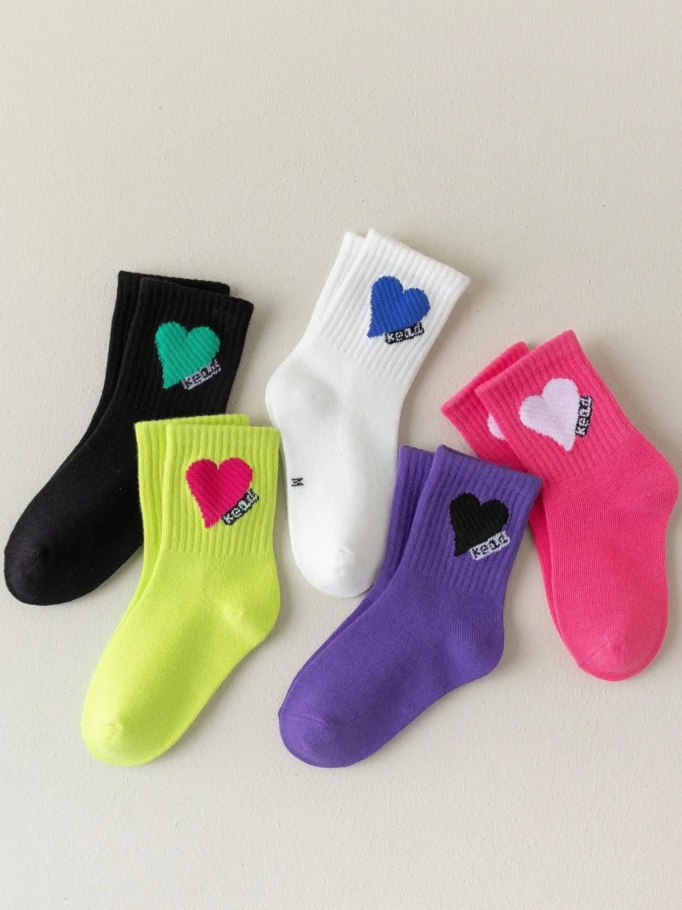 10 Pairs Kids Crew Socks, Heart and Letter Patterns, Soft and Comfortable, All Seasons, Ideal for Casual and Sports Shoes