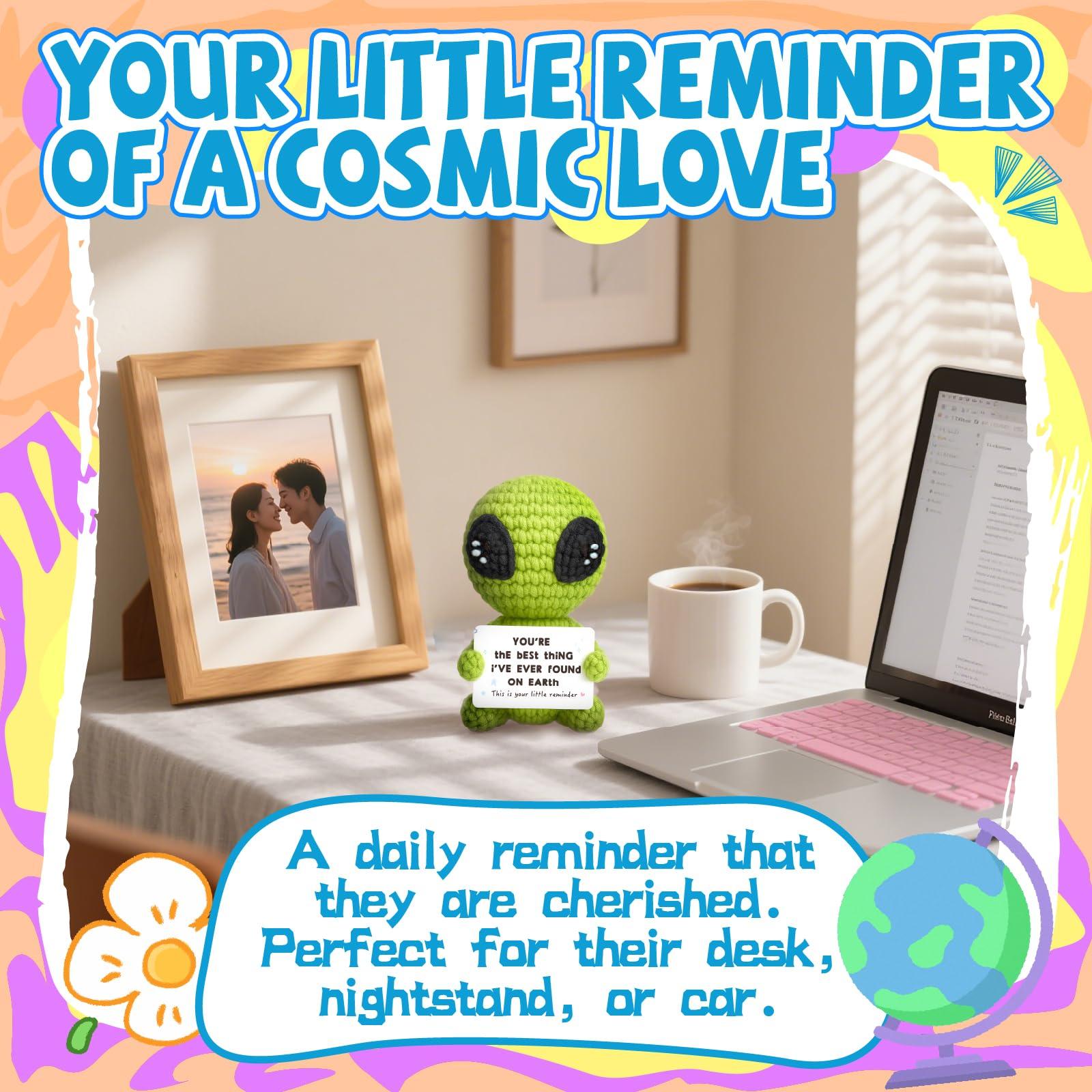 Cute Handmade Mini Knitted Alien Plush Emotional Support Stuffed Toy, Soft Stress Relief Doll for Christmas & Birthday Gifts for Women & Men, Teacher Appreciation Present, Bag Charm Keychain & Desk Decor, Unique Handcrafted Holiday Gift for Him, Her, Frie