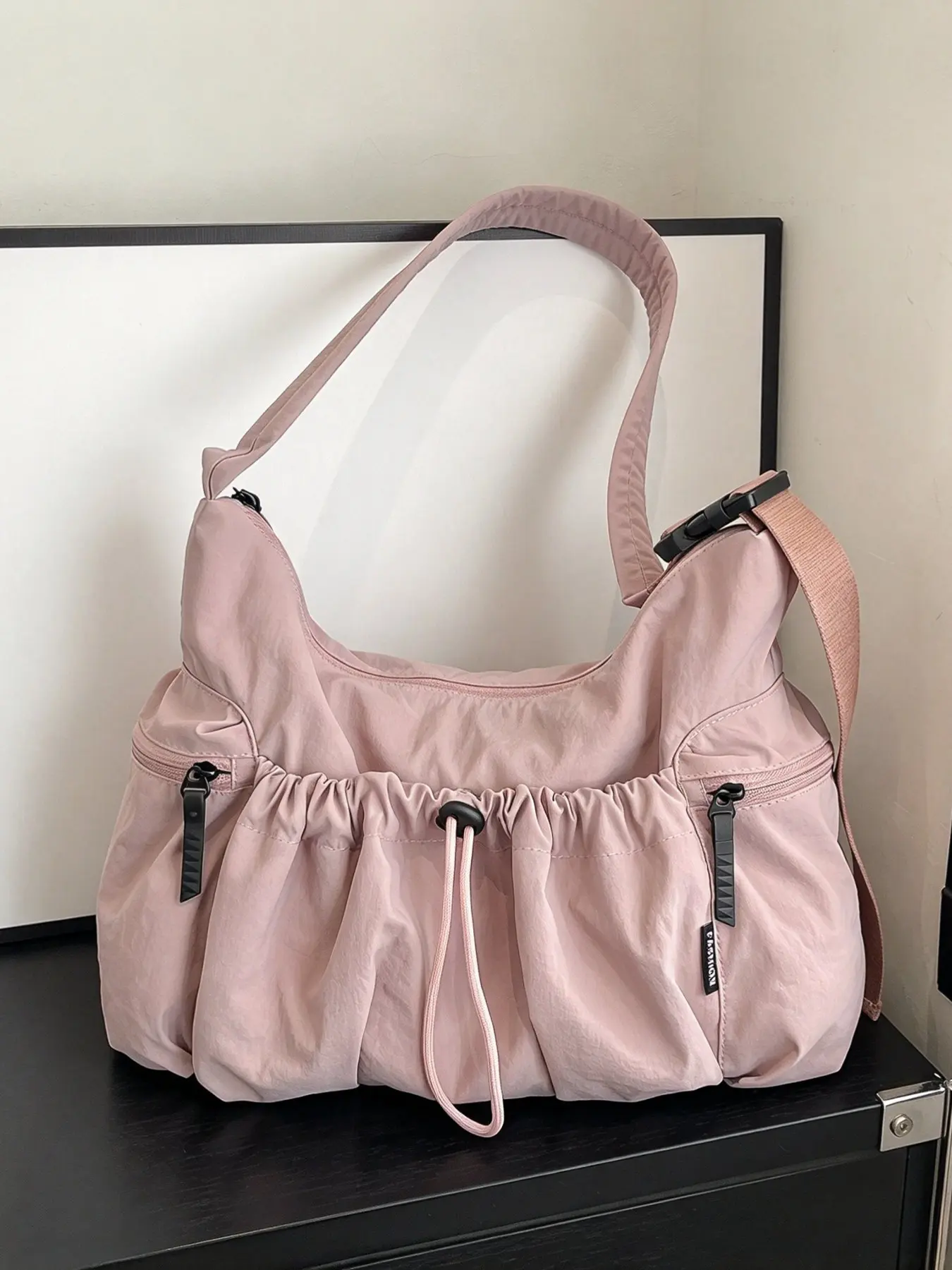 Stylish drawstring hobo crossbody bag, trendy minimalist multi‑pocket shoulder bag with large‑capacity storage, ideal for school, gym, outings, vacations, parties and street‑style outfits
