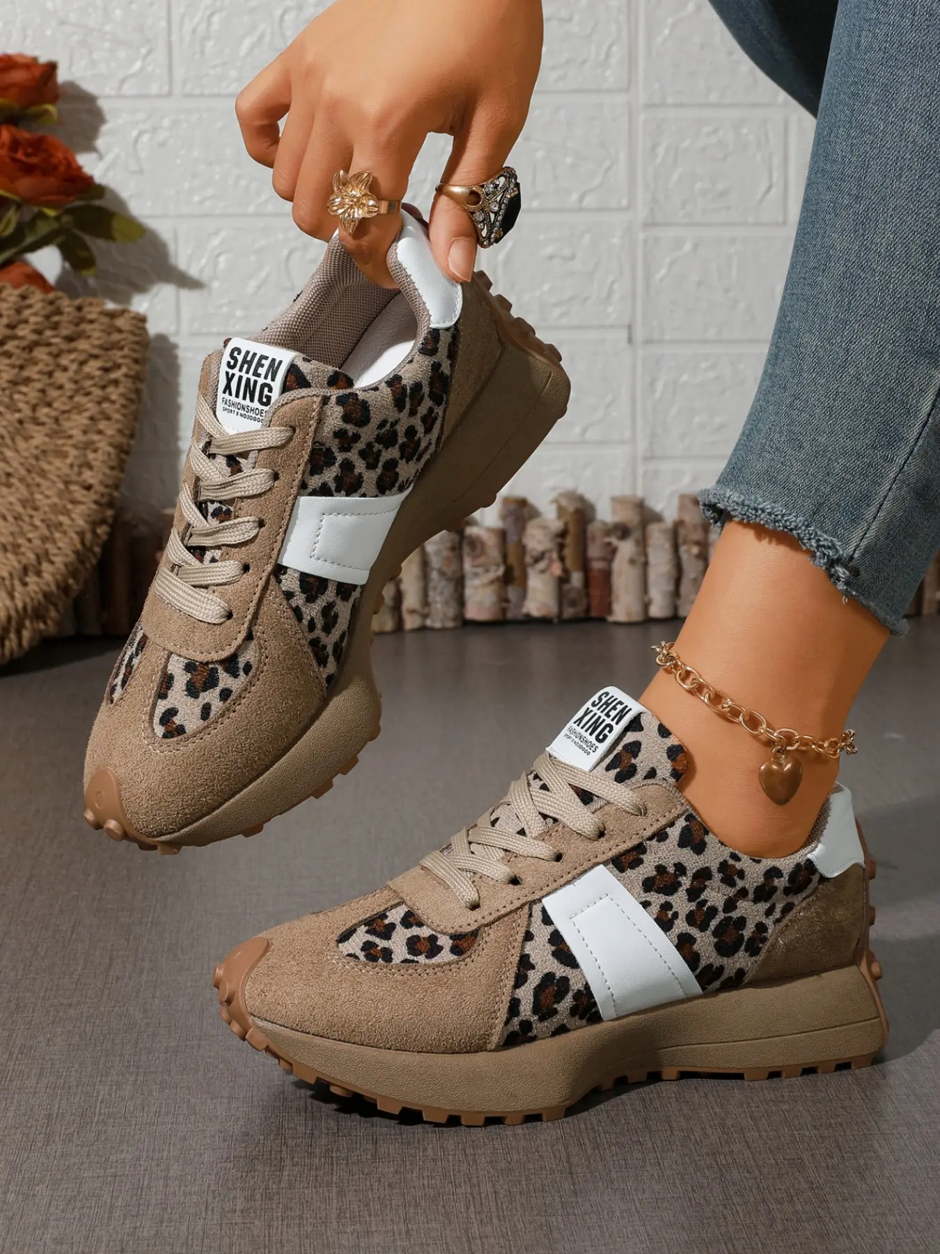 Women's Leopard Print Patchwork Thick Sole Agony Casual Shoes, Fall Winter Retro Melanin Round Toe Lace-Up Commuter Outdoor Flat Shoes, Thick Soled Shoes