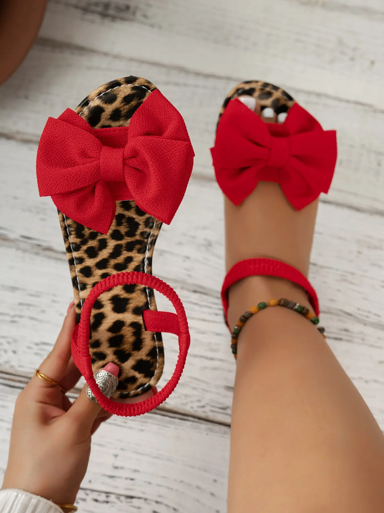 Women's Leopard Print Flat Travel Beach Sandals, Elastic Strap, Bow Decoration, Elegant Outdoor Beach Party Shoes, Comfortable Plain Bottom