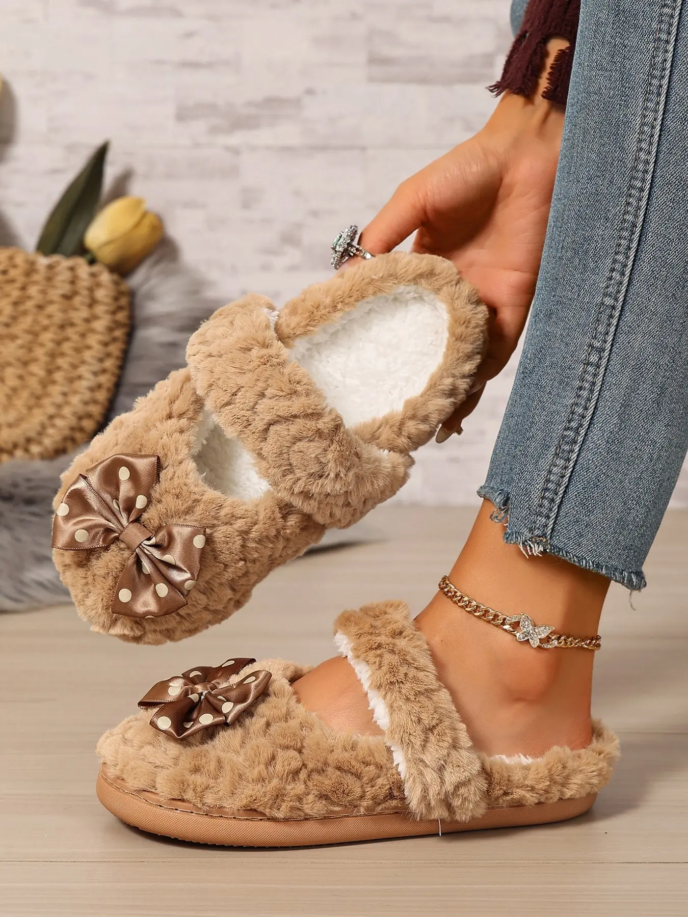 Women's Plush Textile Slippers Slide, All-Over Print, Rubber Sole, Fashion Style, Comfortable & Warm, Ideal for All Seasons, Home Wear