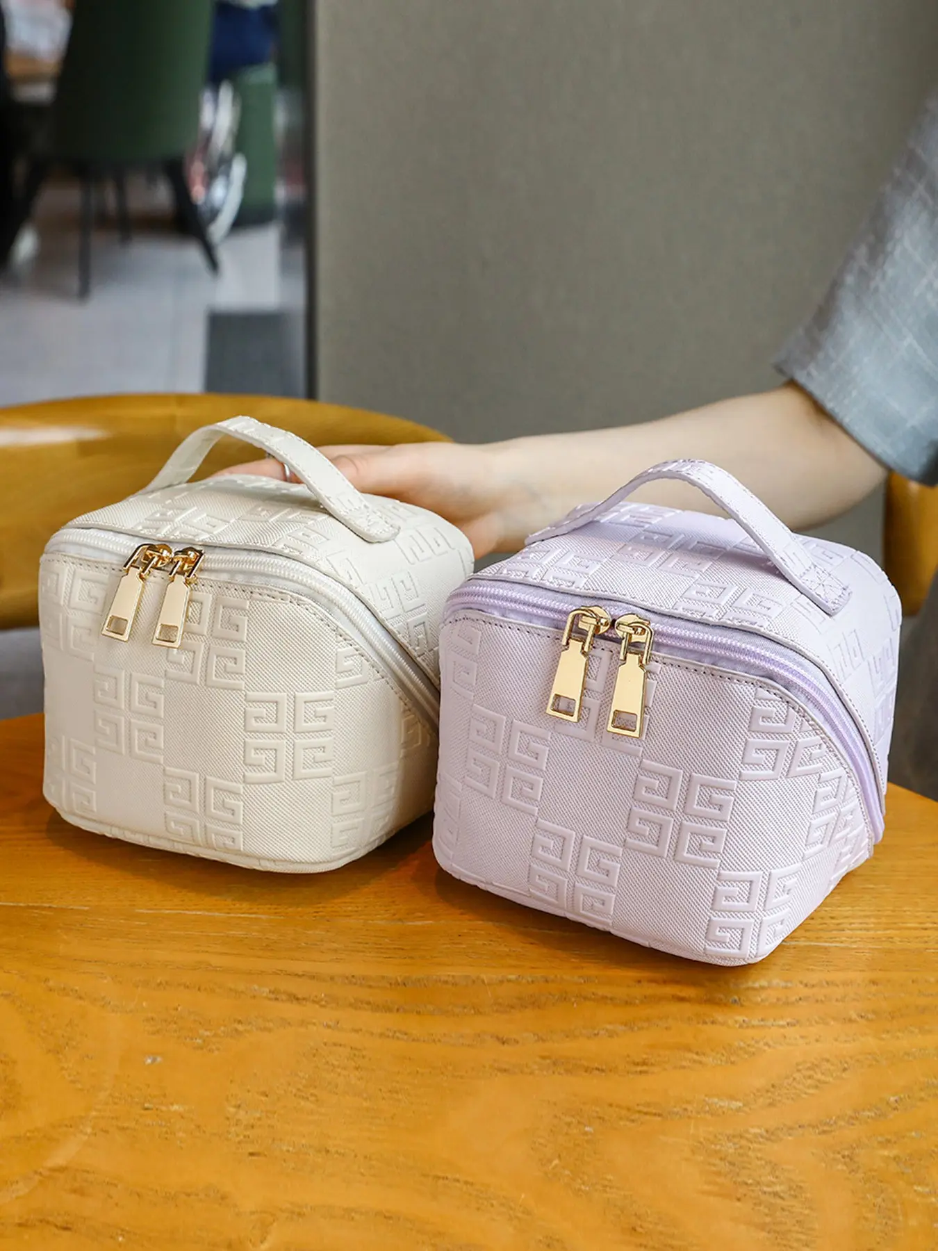 Women's Embossed PU Makeup Bag, Vanity Bag with Top Handle, Compact Portable Travel Cosmetic Organizer, Zippered Toiletry Pouch with Double Zippers, Lightweight for Daily Use, Travel & On-the-Go Touch-Ups, Available in Multiple Colors