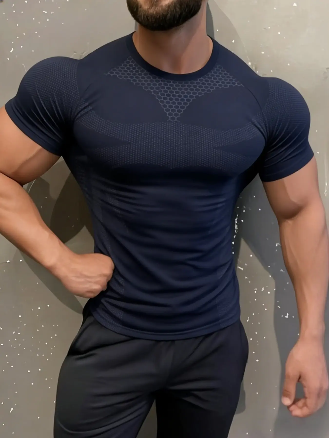 Men's European Style Fitness T-Shirt, Honeycomb Mesh Seamless Design, High Elasticity Quick-Dry Breathable Fabric, Slim Fit for Gym Training, Fitness Workout Shirt, Fitness Shirts