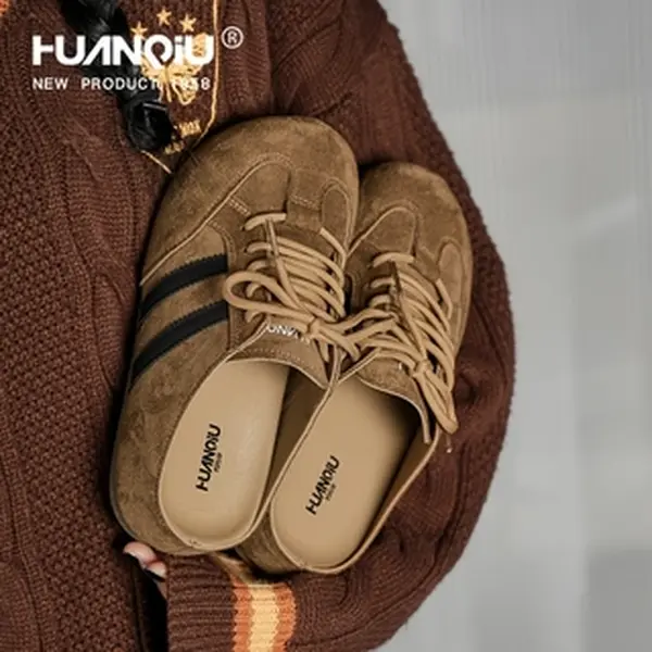 HUANQIU unisex retro half-slipper sneakers with striped design, casual shoes, non-slip, wear-resistant, versatile, slip-on, comfortable and not tiring on the feet.