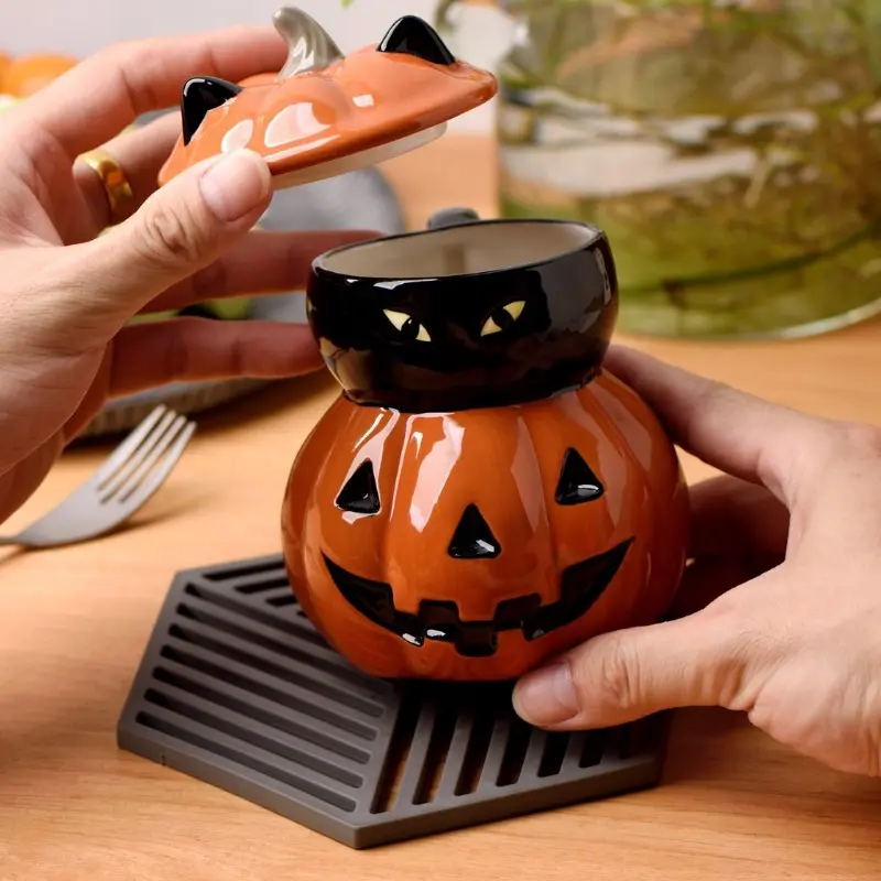 Creative pumpkin cup Cute devil mug Ceramic with lid Halloween drinking cup High temperature resistant souvenir
