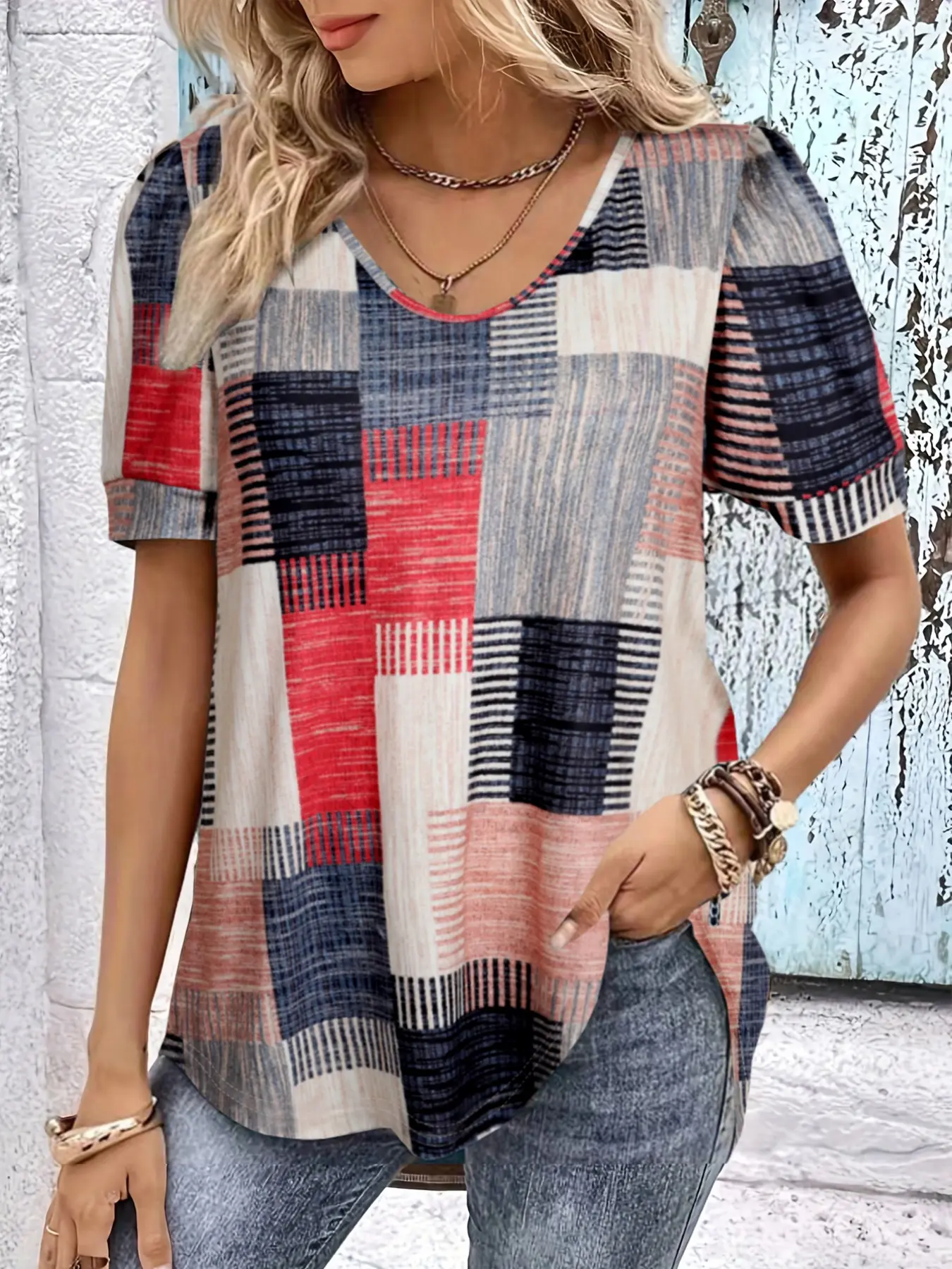 Plus Size Women's T-Shirt with Plaid Print, Fitted Casual Top, Colorblock Design, Plain Surface, Without Collar, Unlined, Lightweight