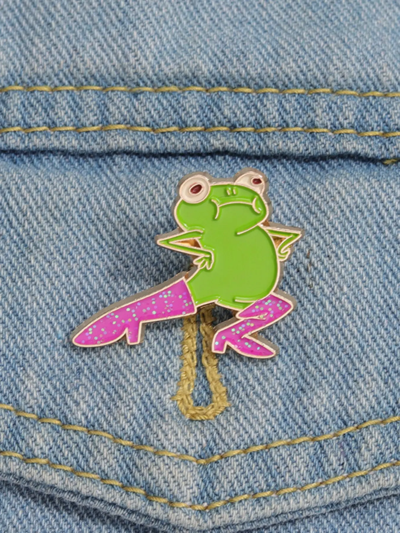 Cartoon Frog Design Brooch, Cute Frog Lapel Brooch, Fashion Accessories for Women & Men, Trendy All-match & Exquisite Brooch for Birthday Gift, Brooch Pins