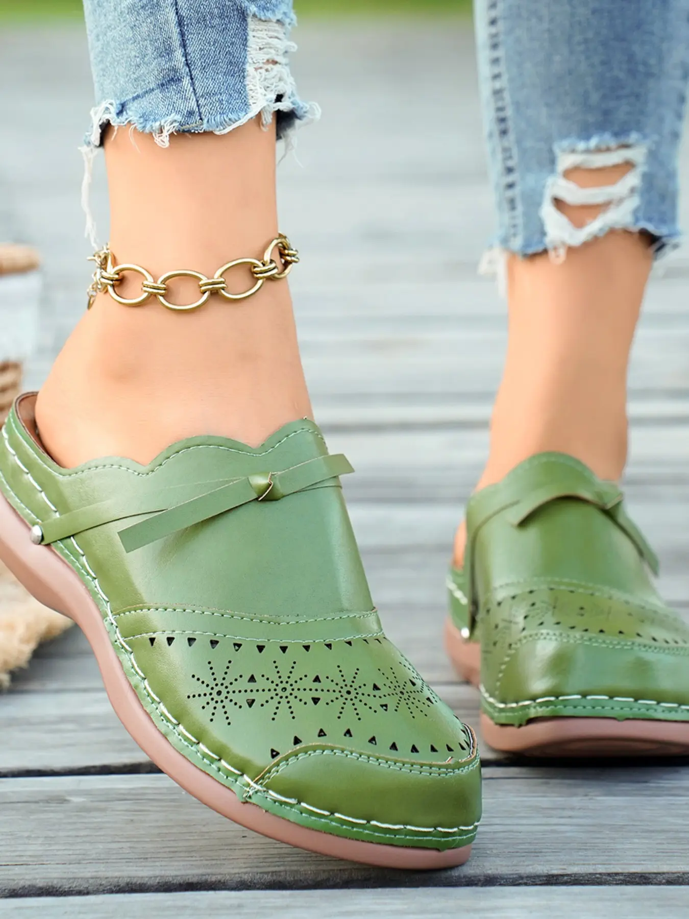 Women's Bow Cutout Closed Toe Mule Sandals, Orthopedic Comfort Flat Slip-On Clogs, Breathable Hollow Out, Casual Summer Backless Shoes