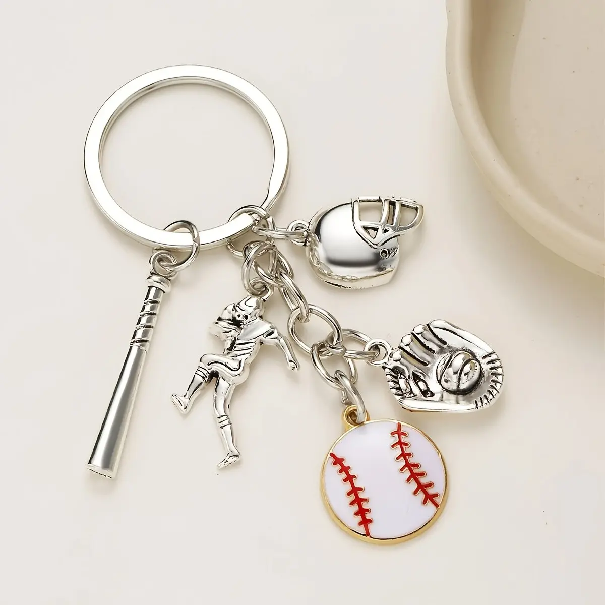 1pc Street Hat Baseball Glove Sports Series Keychain, Ideal Gift for Baseball Club, Birthdays, Festivals, Fitness Events, Cool Keychains