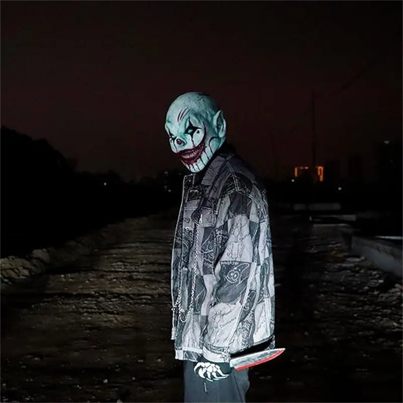 Scary Clown Mask with Blood Effect, Halloween Horror Mask, Party Costume Prop, Cosplay Headgear, Perfect for Halloween Parties
