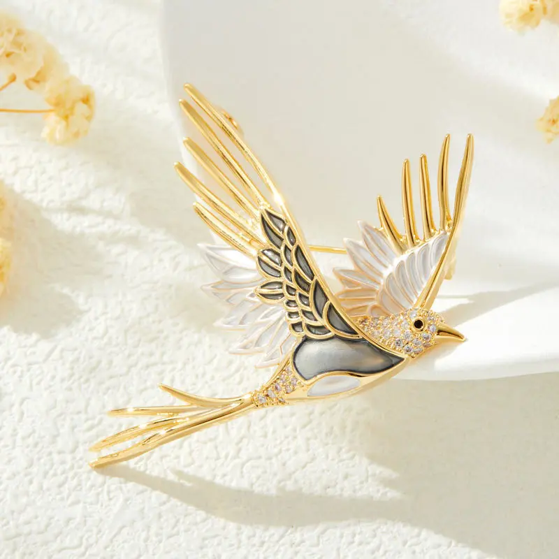 Vintage Enamel Swallow Bird Brooch, Rhinestone Flying Animal Lapel Pin, Elegant Coat Suit Shawl Pin Jewelry Gift for Women Daily Business Outfit