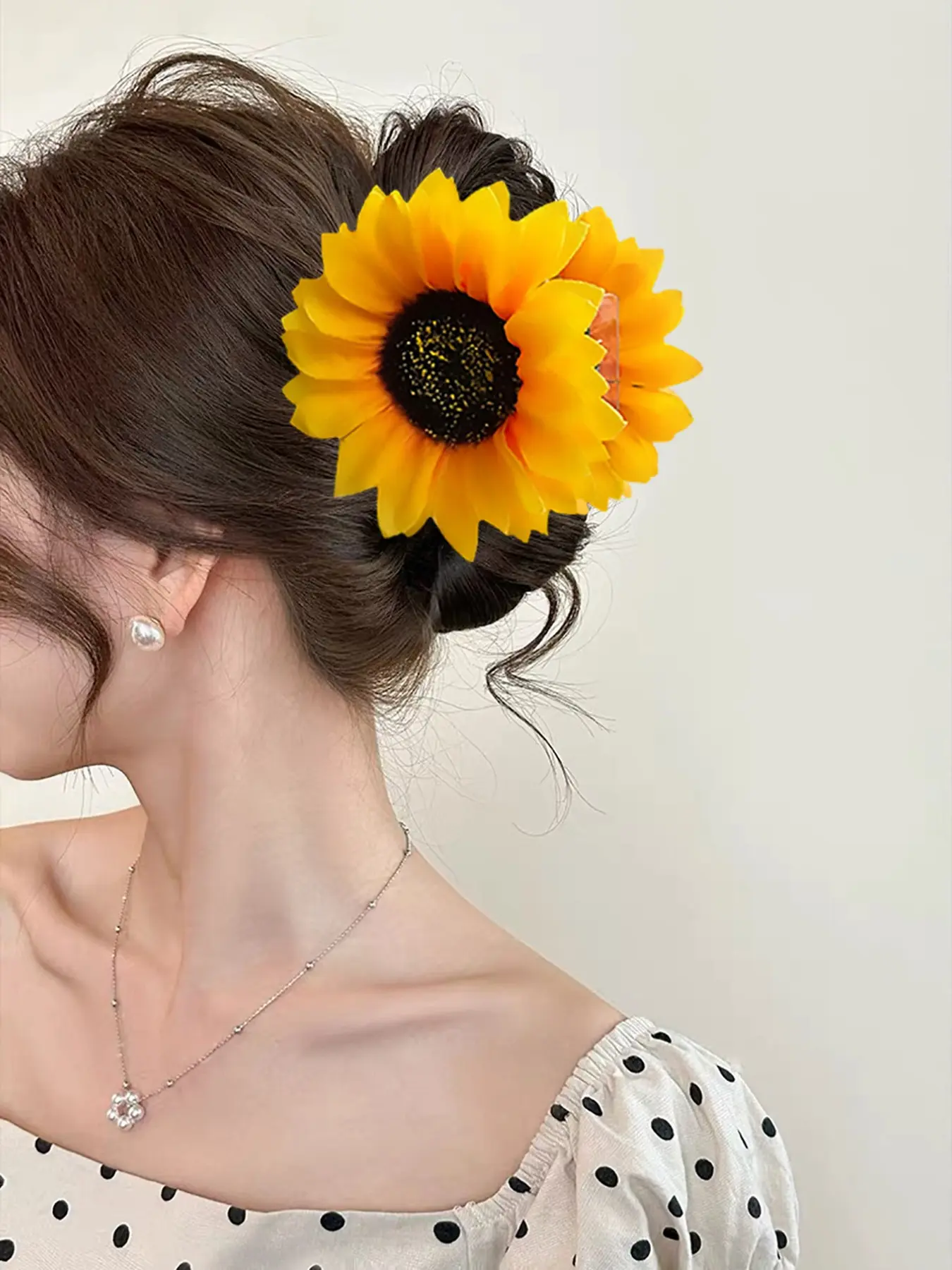 Sweet Sunflower Hair Claw Clip, Flower Hair Clips, Simple Fresh Floral Design, Versatile Hair Accessory, Holds More Hair, Back Bun Shark Clip, 1pc