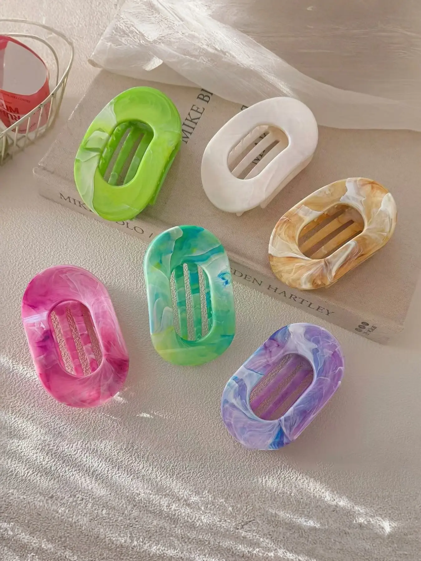 6pcs Large Marble Pattern Hair Claws, Comfortable Curved Design, Casual All-Season Hair Accessories, Elegant Shark Clips for Daily Use