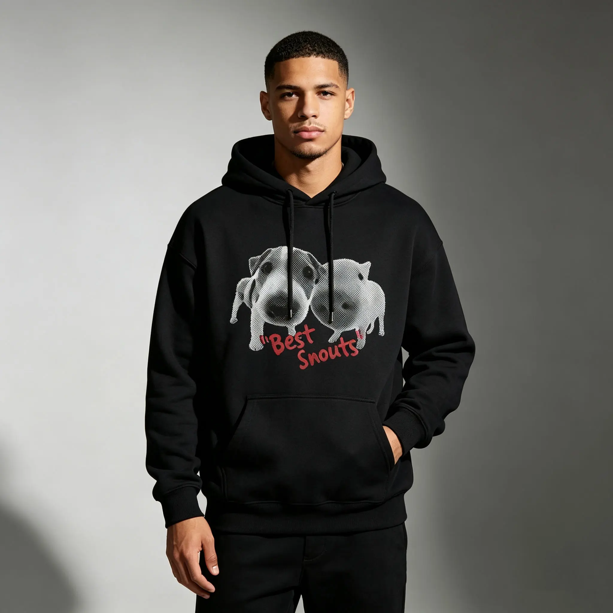 Men’s Halftone Bull Terrier Dog and Mini Pig Best Snouts Quote Graphic Oversized Black Pullover Hoodie, Cute Pet Best Friends Retro Dot Art Sweatshirt, Red Handwritten Letter Print, Thick Soft Fleece Loose Drawstring Hooded Top for Animal Lovers Casual St