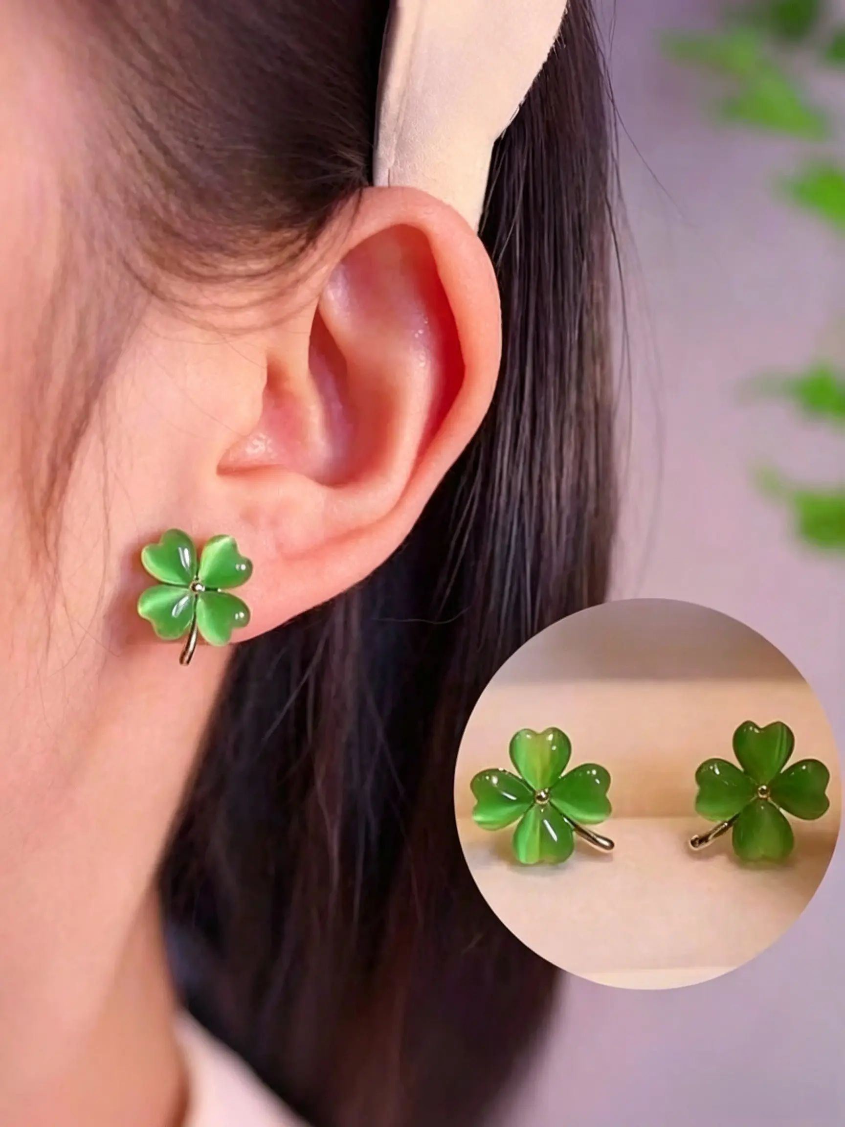 Lucky Green Four-Leaf Clover Stud Earrings for Women, Simple & Elegant Plant-Style Resin Earrings, Daily Casual Birthday Gift Jewelry