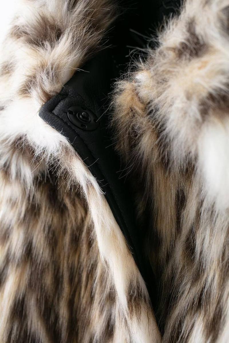 BIGWIG women's fashion leopard faux fur short jacket, plush stand collar splicing warm coat, lapel long sleeve side pocket casual coat, winter leopard faux fur loose slim fit warm coat, elegant winter fashion