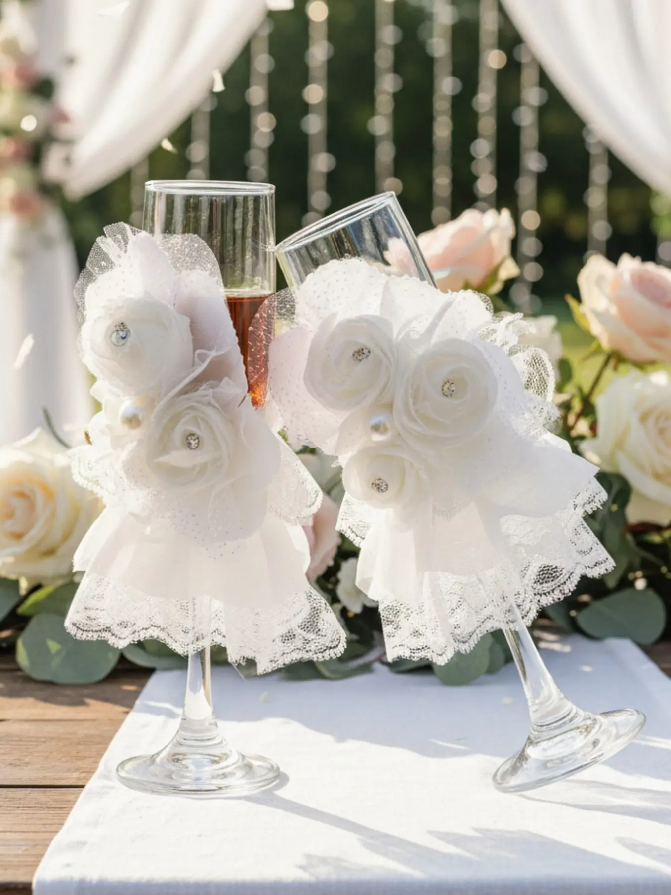 2Pcs White Rose Wedding Champagne Flutes, Handmade Lace Rhinestone Pearl Decor Bride Groom Toasting Glasses, Reusable Elegant Cups for Wedding Ceremony, Reception, Engagement, Bar, Valentine's Day, Halloween, Christmas, Anniversary Gift & Photo Props