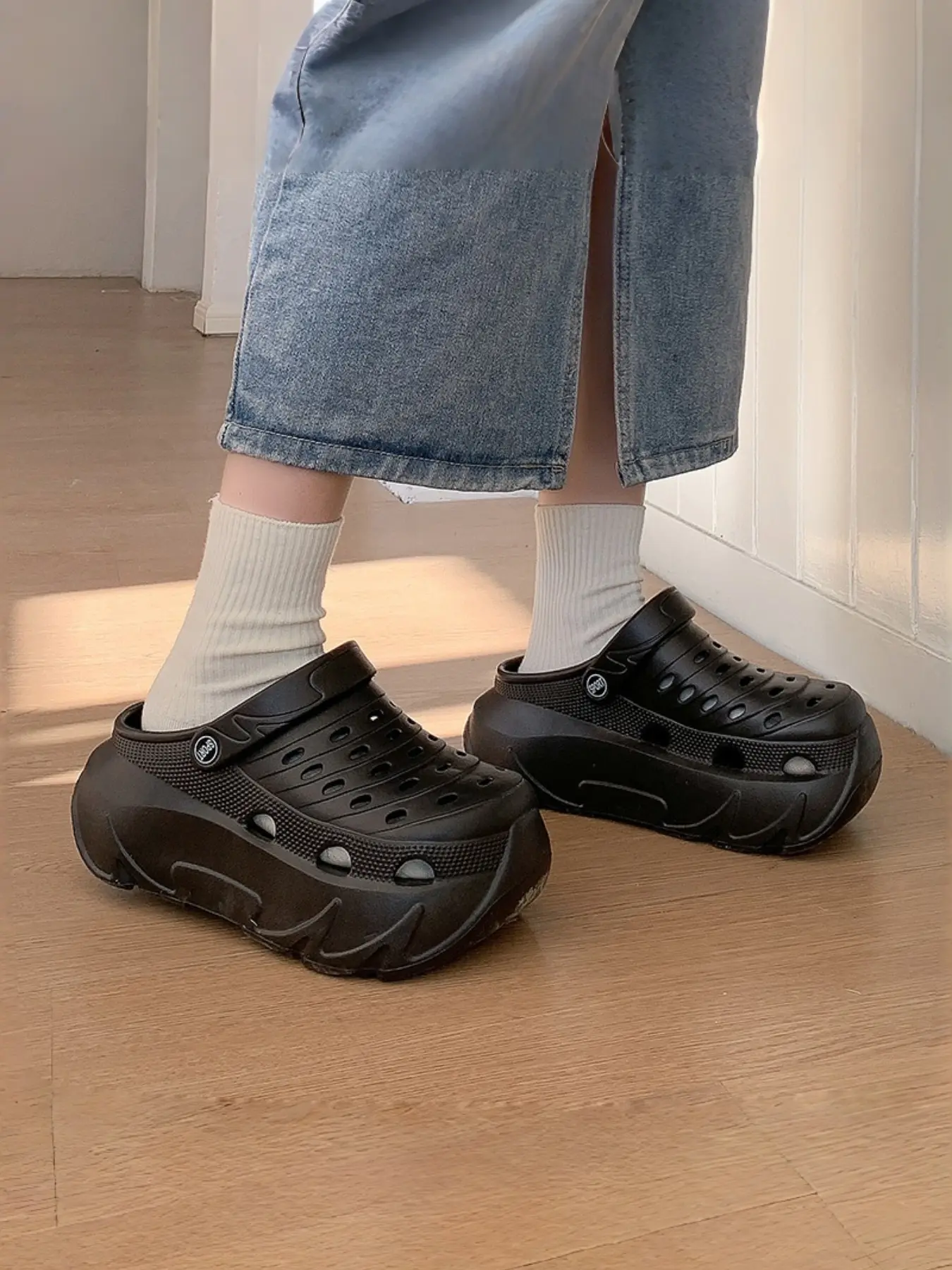 Adjustable Heel Strap Platform EVA Clogs for Women, Hollow Breathable Thick Sole Slip On Water Shoes, Non Slip Outdoor Beach Garden Walking Sandals, Summer Outdoor Footwear