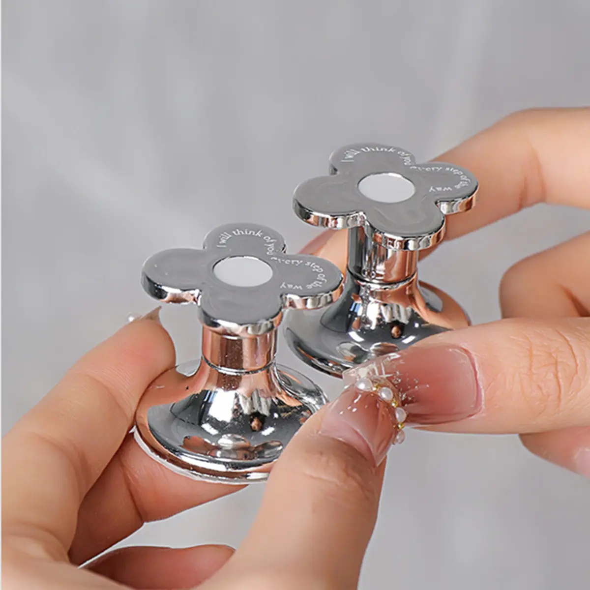 Silver Color Floral Toilet Flush Lever, Luxury Water Tank Button Switch Aid, Nail Protection, Toilet Lid Pull Handle, Drawer Door Knob