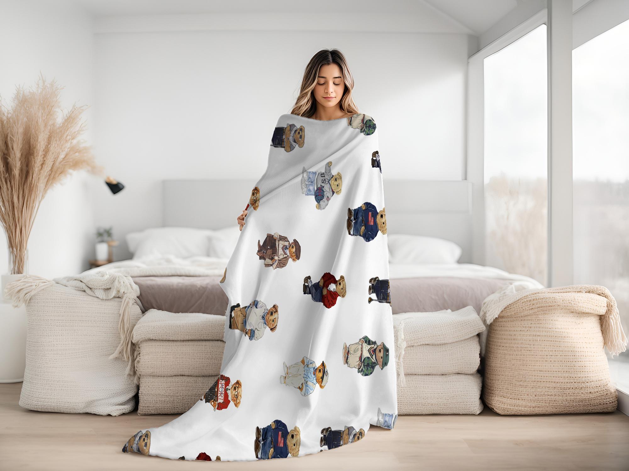 Cute Bear Aesthetic Pattern Blanket,Coquette Striped Bear Blanket,Old Money Style Decor Plush Throw Blanket,Soft Cozy Vintage Napping Blanket for Home Office Travel Camping