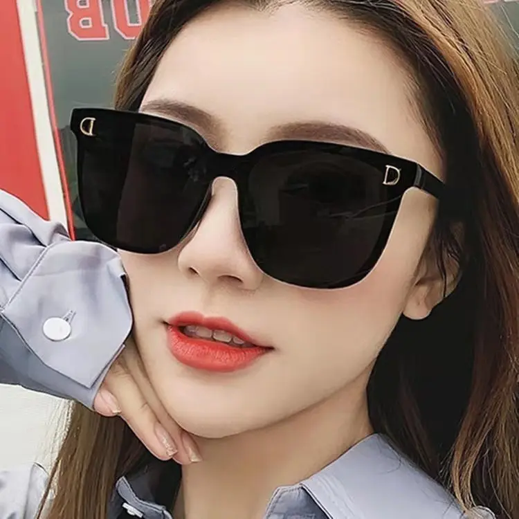 Women's Retro Full-Frame Square Sunglasses with Gradient Lenses, Ultra-Light PC Frame, UV400 Protection for Outdoor Sports & Cycling