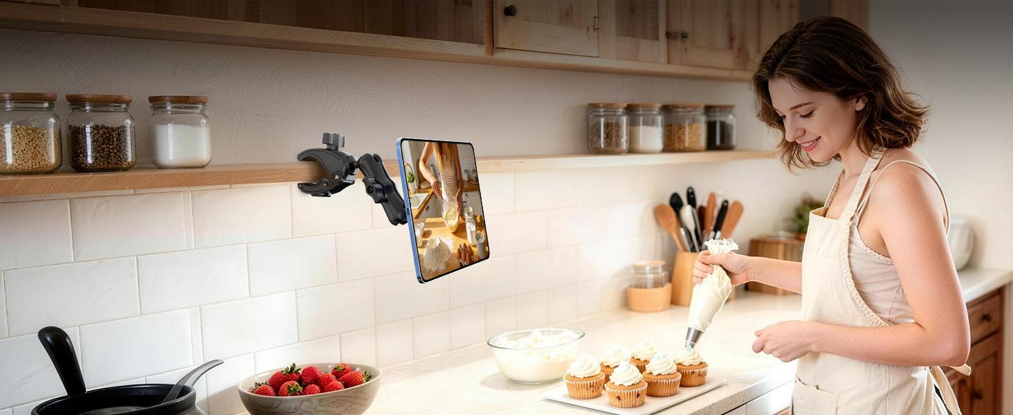 OHLPRO Magnetic Tablet Holder Treadmill & Exercise Bike, 360 °     Rotatable Microphone Stand Holder Mobile Phone Holder for Stationary Bicycle Spin Bike Pushchair Handlebar, Tablet Holder for Smartphones