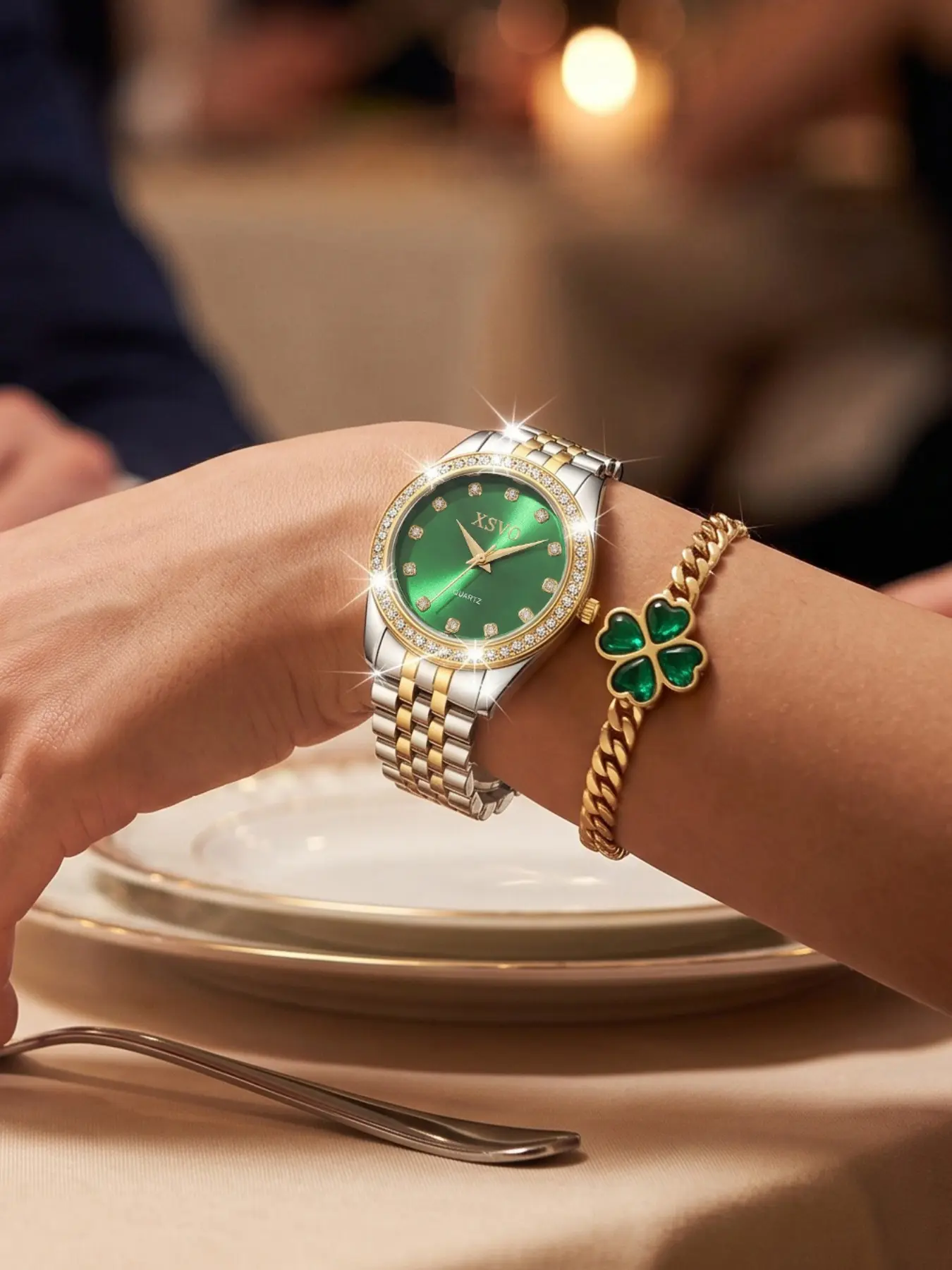 Xsvo Women's Quartz Watch with Clover Bracelet, Fashionable Wristwatch Set, Emerald Dial with Rhinestone Decor, Dual Tone Metal Band, Birthday Gift for Girlfriend