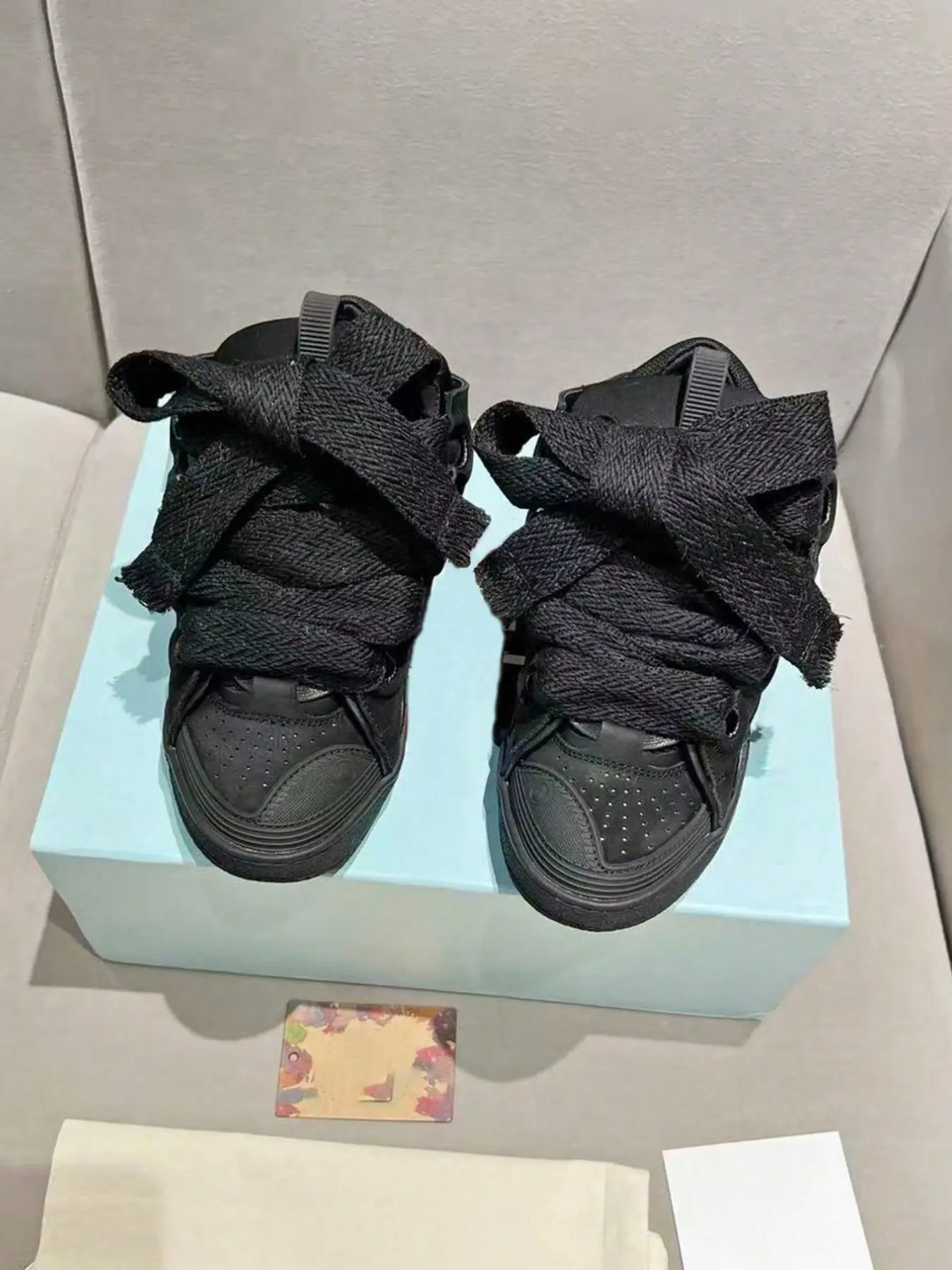 2026 New Unisex High-Quality Casual Sports Shoes, Fashion Retro Couple Sneakers, Low Top Student Shoes with Box, Ideal Gift for School Running
