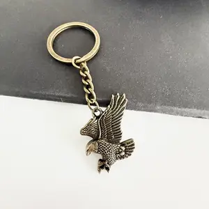Popular accessory: simple eagle keychain pendant