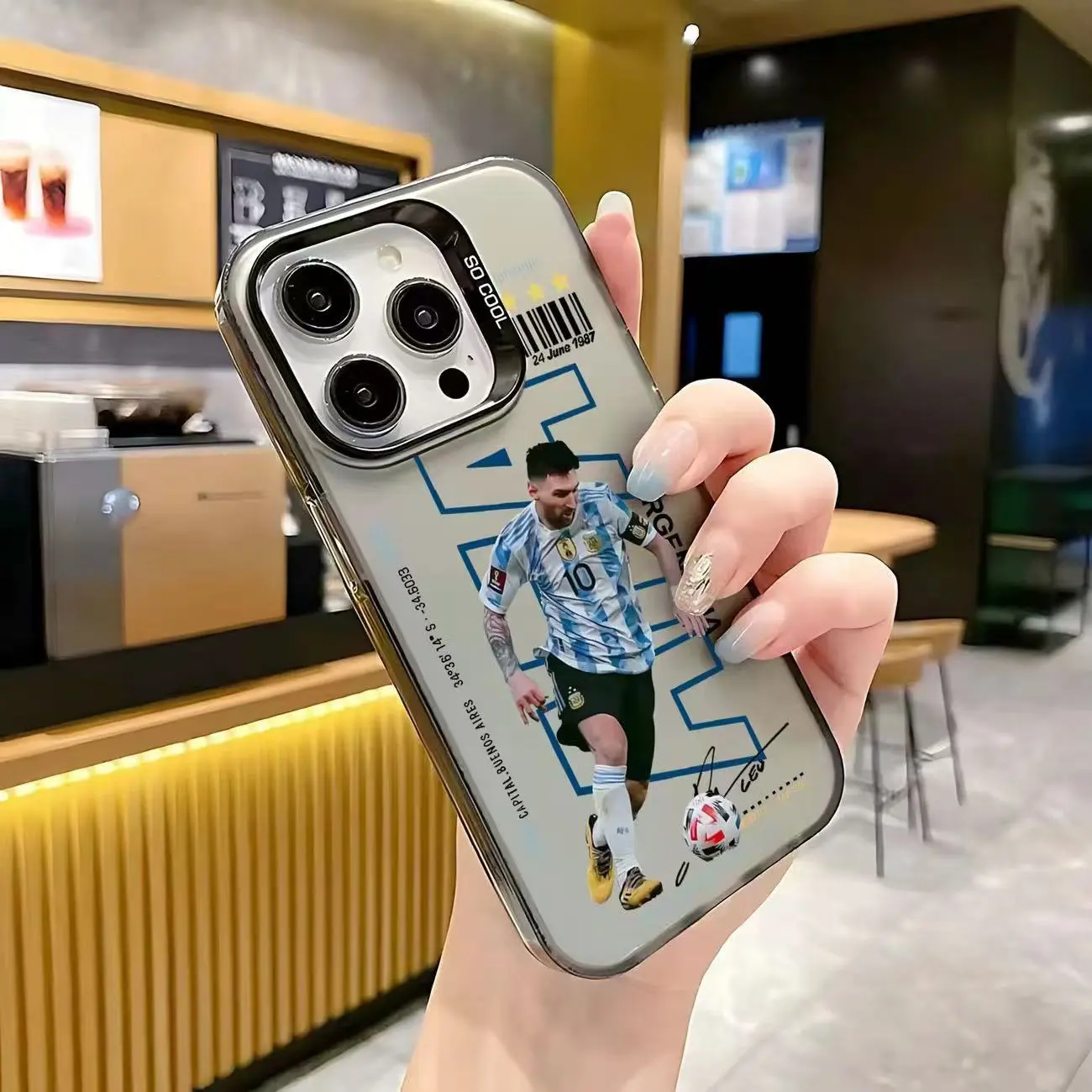 Football Star Player Print Phone Case for iPhone 17/16/15/14/13/12/11 Pro Max/XS/XR, Gradient Color Electroplated Camera Frame, Shockproof Anti-drop Protection Casing, Cool Soccer Fan Gift Mobile Phone Accessories