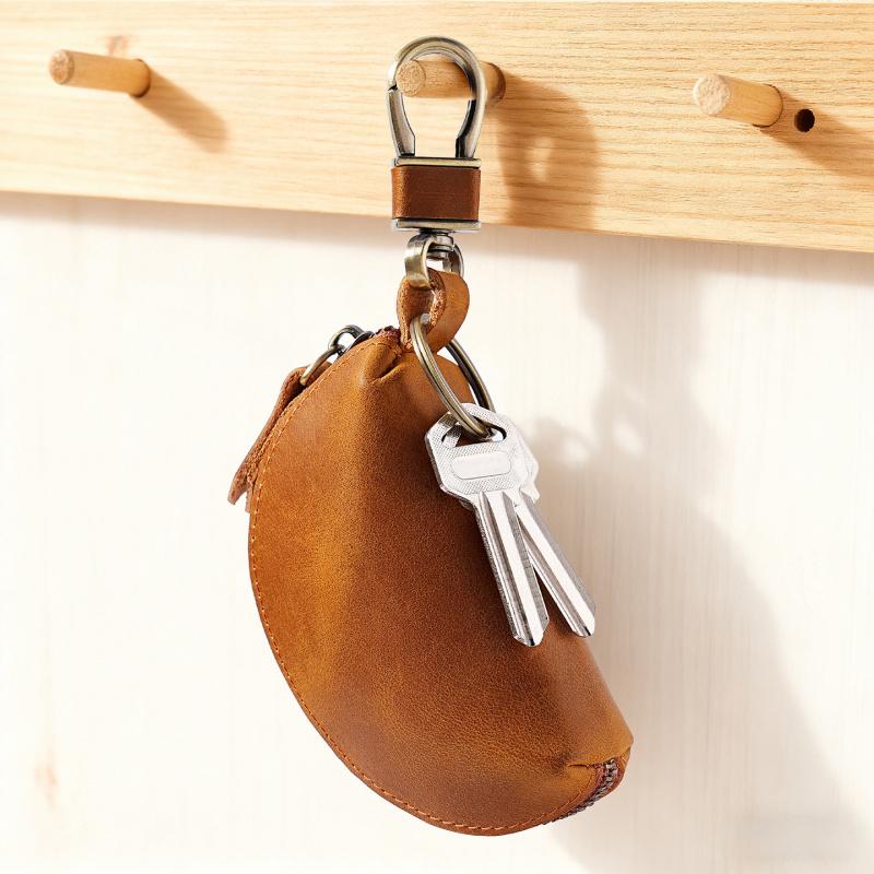 Car key case, creative and personalized key pouch for men and women, vintage leather car key protective cover, gift for boyfriend, holiday gift for dad