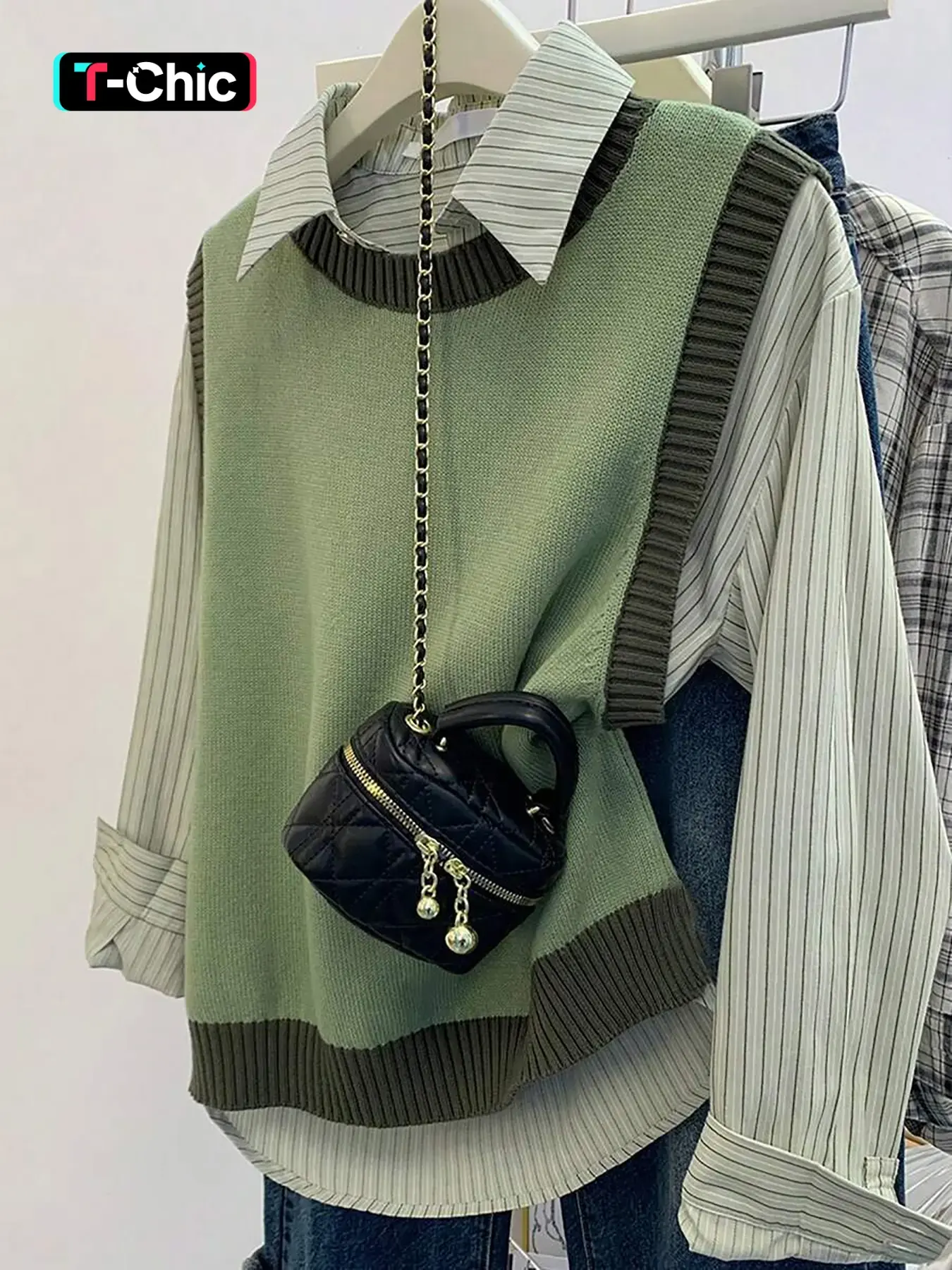 Women's Knitted Sleeveless Sweater Vest, Spring & Fall Casual Loose Fit Round Neck Top, Stylish Small Batch Design, Versatile Layering Piece, Womenswear