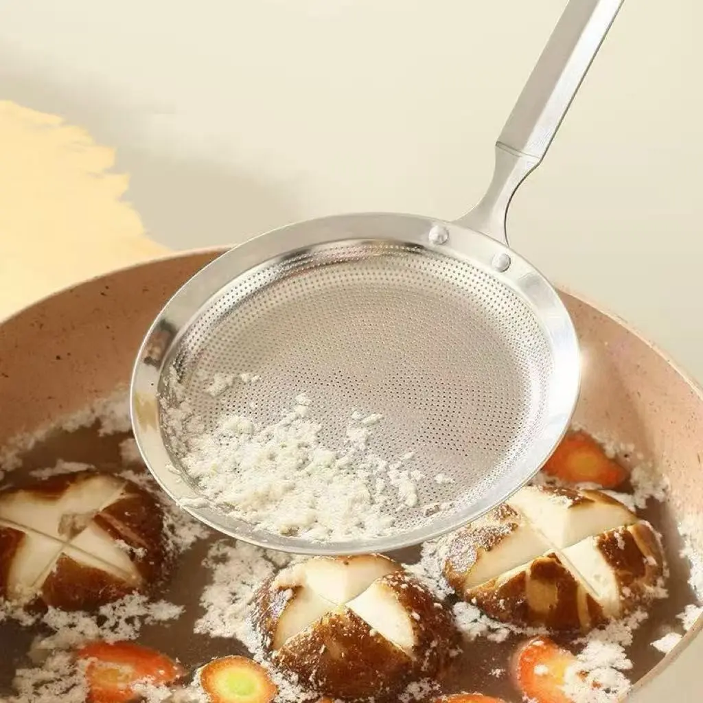 [Kitchen Essential] Long-handled Stainless Steel Oil Skimmer with Fine Mesh, for skimming surface oil, grease, foam and food residues during cooking and deep frying, Mesh Strainers Stainless Steel