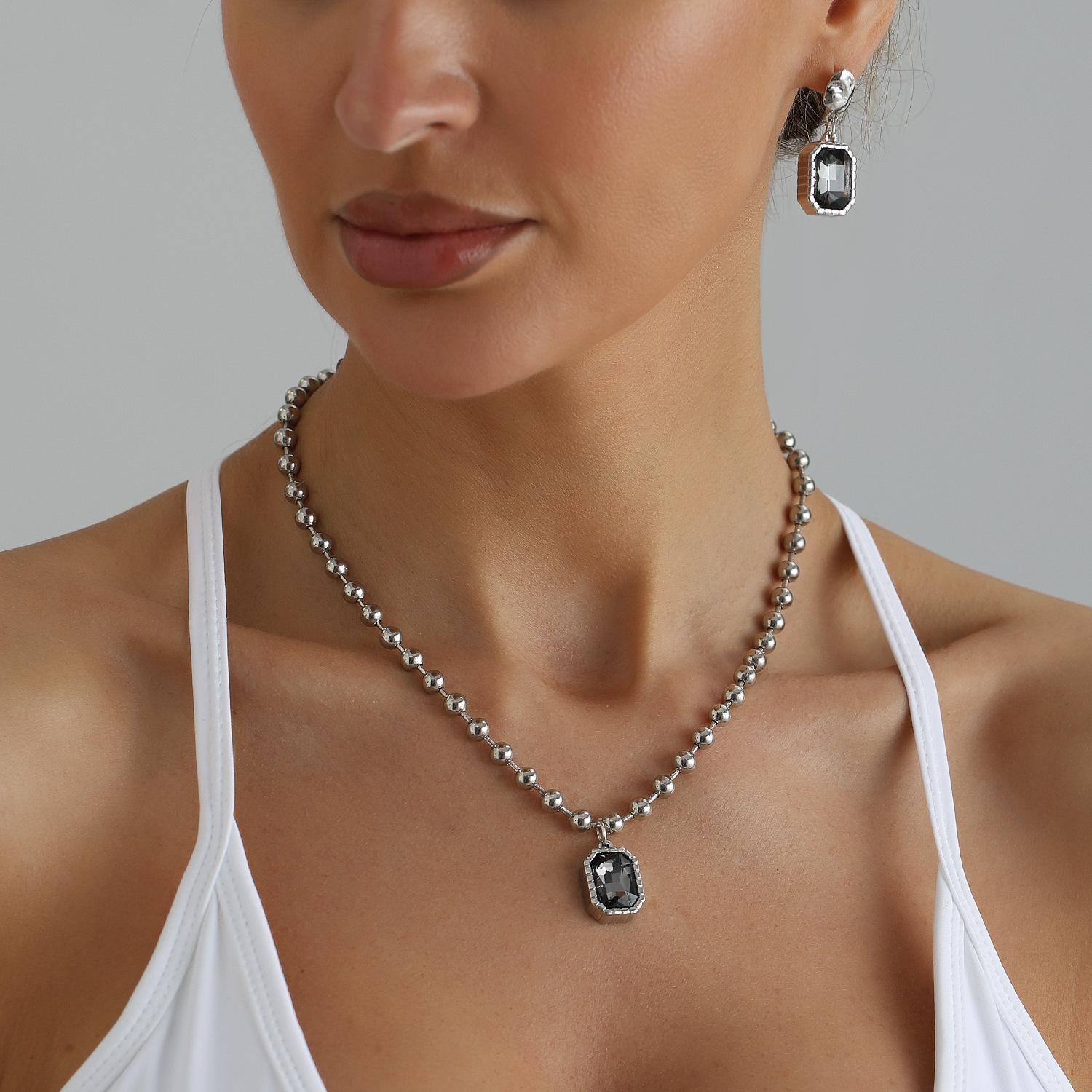 Black Crystal Pendant Necklaces for Women Silver Beaded Ball Chain Geometric Rectangle Choker Collarbone Necklace Daily Party Work Wear Jewelry Gifts