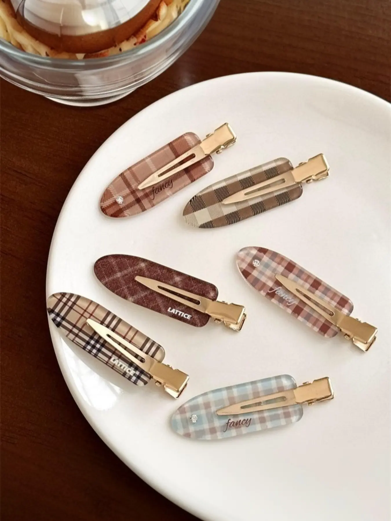 Retro Grid Print Tiny Oval Hair Snap Clips, Clear Resin Plaid Side Bang Barrette for Teen Girls Women, Preppy Vintage Hair Accessory to Hold Broken Hair, Ideal for Daily Wear, School, Picnic Travel Autumn Winter Hairstyle Decor
