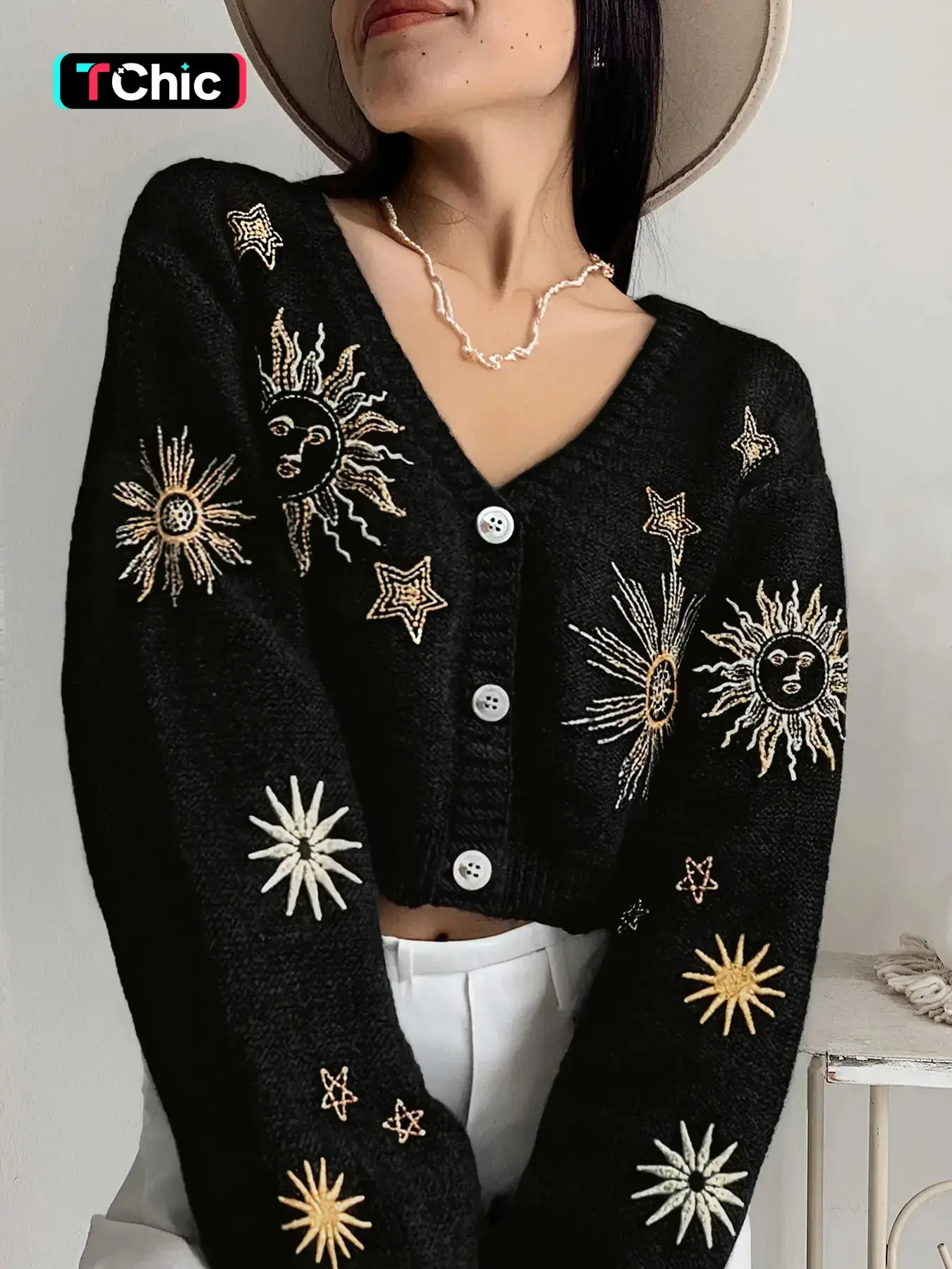 Women's V Neck Single Button Sun Star Embroidery Knit Sweater, Loose-Fitting Long Sleeve Casual Cardigan Knitwear for Fall & Winter Style