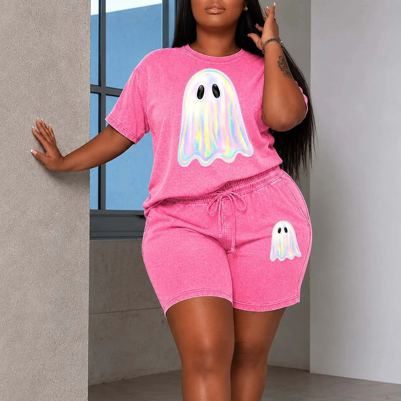 Women's Washed Cotton Shorts Two-Piece Set: A Uniquely Styled Halloween Ghost-Themed Party Outfit. Featuring "Shimmering Iridescent Ghost Patterns, And Pumpkin Designs. Also Suitable As Casual Summer Loungewear.