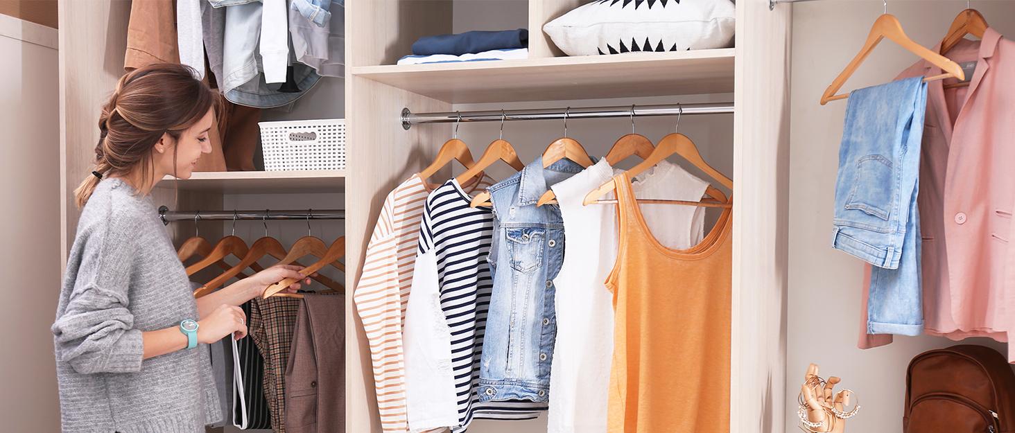 Large Storage Bags, 4 Pack Clothes Storage Bins Foldable Closet Organizers Storage Containers with Durable Handles Thick Fabric for Blanket Comforter Clothing Bedding 90 L (Gray) Large Storage Bags, 4 Pack Clothes Storage Bins Foldable Closet Organizers Storage Containers with Durable Handles Thick Fabric for Blanket Comforter Clothing Bedding 90 L (Gray)