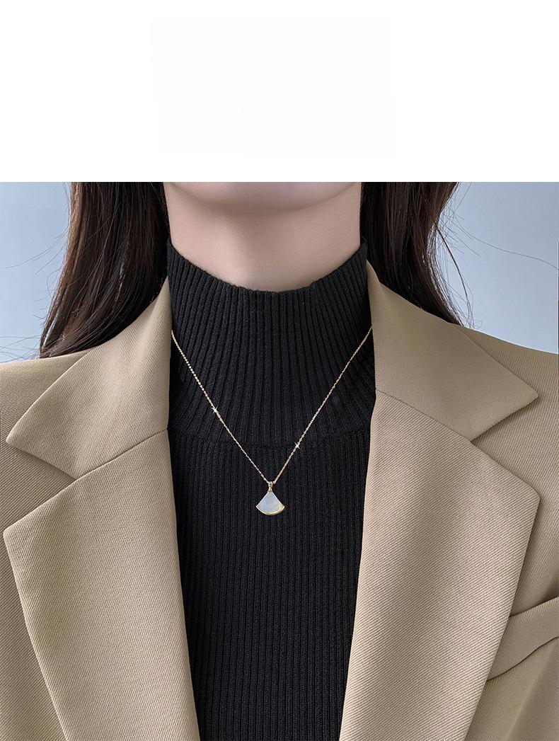 Elegant Cat's Eye Stone Fan-Shaped Necklace for Women – Versatile High-End Light Luxury Collarbone Chain – Stylish Designer Jewelry