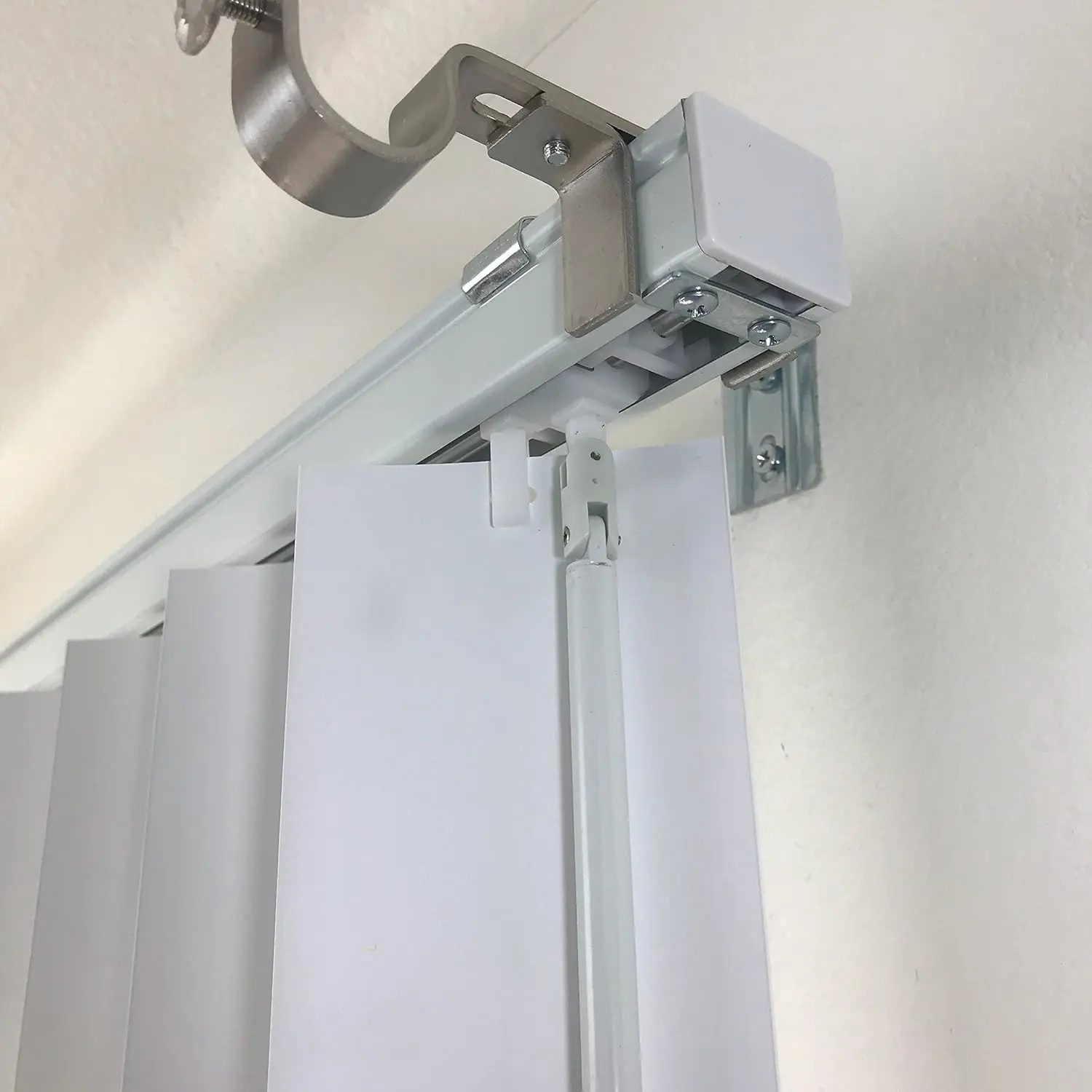 Satin Nickel Curtain Rod Bracket Set of 3 - No-Drill Clip-On Outside Mount for Vertical Blinds Rectangular Headrails, Renter-Friendly Damage-Free, Attaches Directly, Fits 1-Inch Rods, Ideal for Living Rooms, Bedrooms
