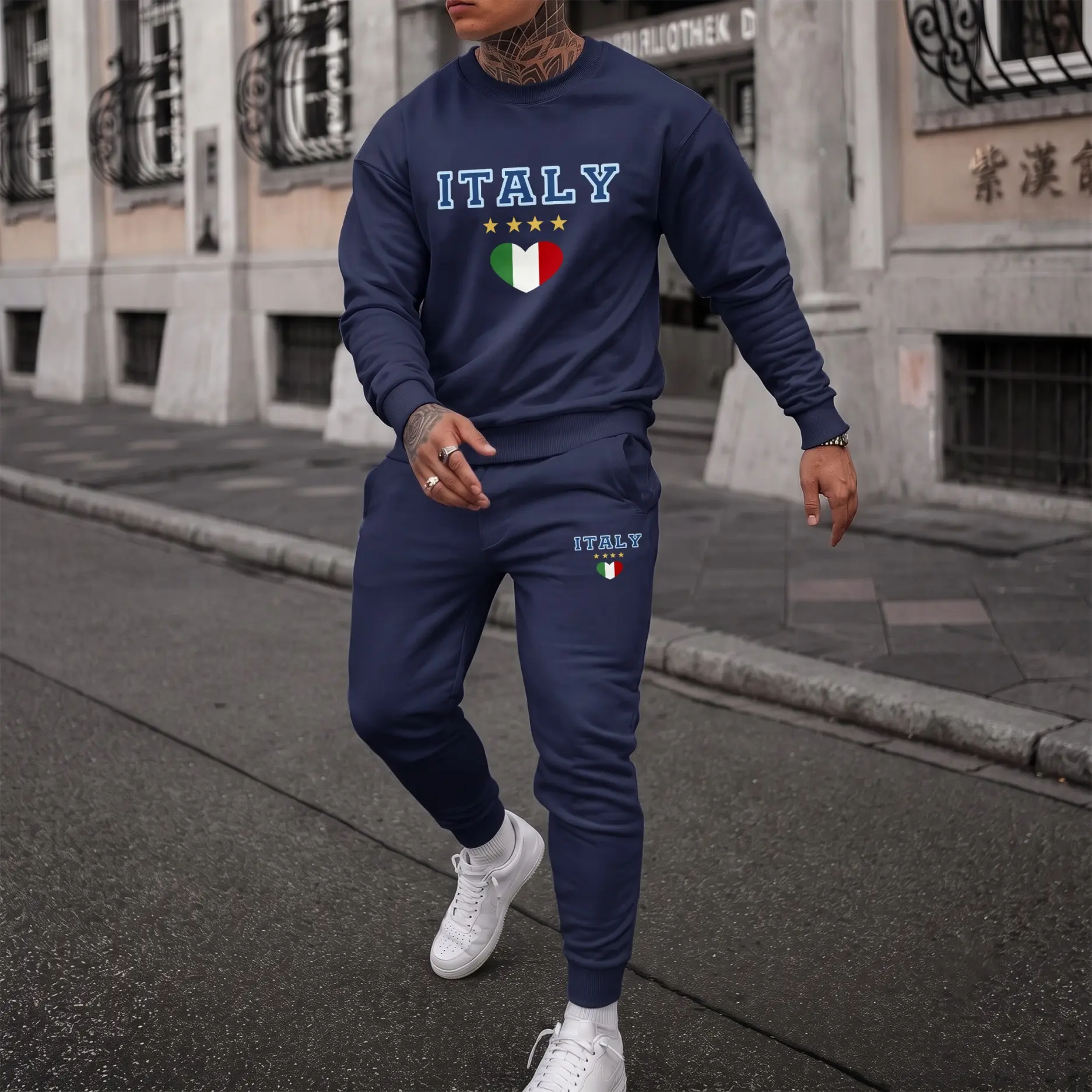Men's Italy Flag Graphic Crew Neck Sweatshirt & Jogger Pants Two-Piece Set, Casual Athletic Long Sleeve Pullover and Drawstring Trousers, Comfortable Fall Winter Sportswear for Everyday Wear, Gym and Travel