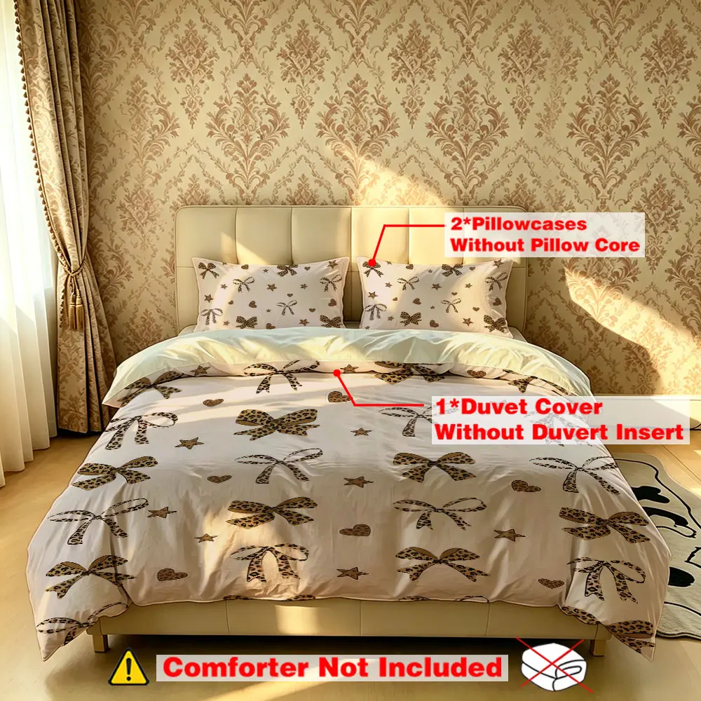 The 3-piece leopard print bow and star-heart-shaped bedding set includes one bedspread and two pillowcases. It is unpadded, soft and comfortable, and suitable for single beds, double beds, and use in bedrooms, dormitories, and hotels.