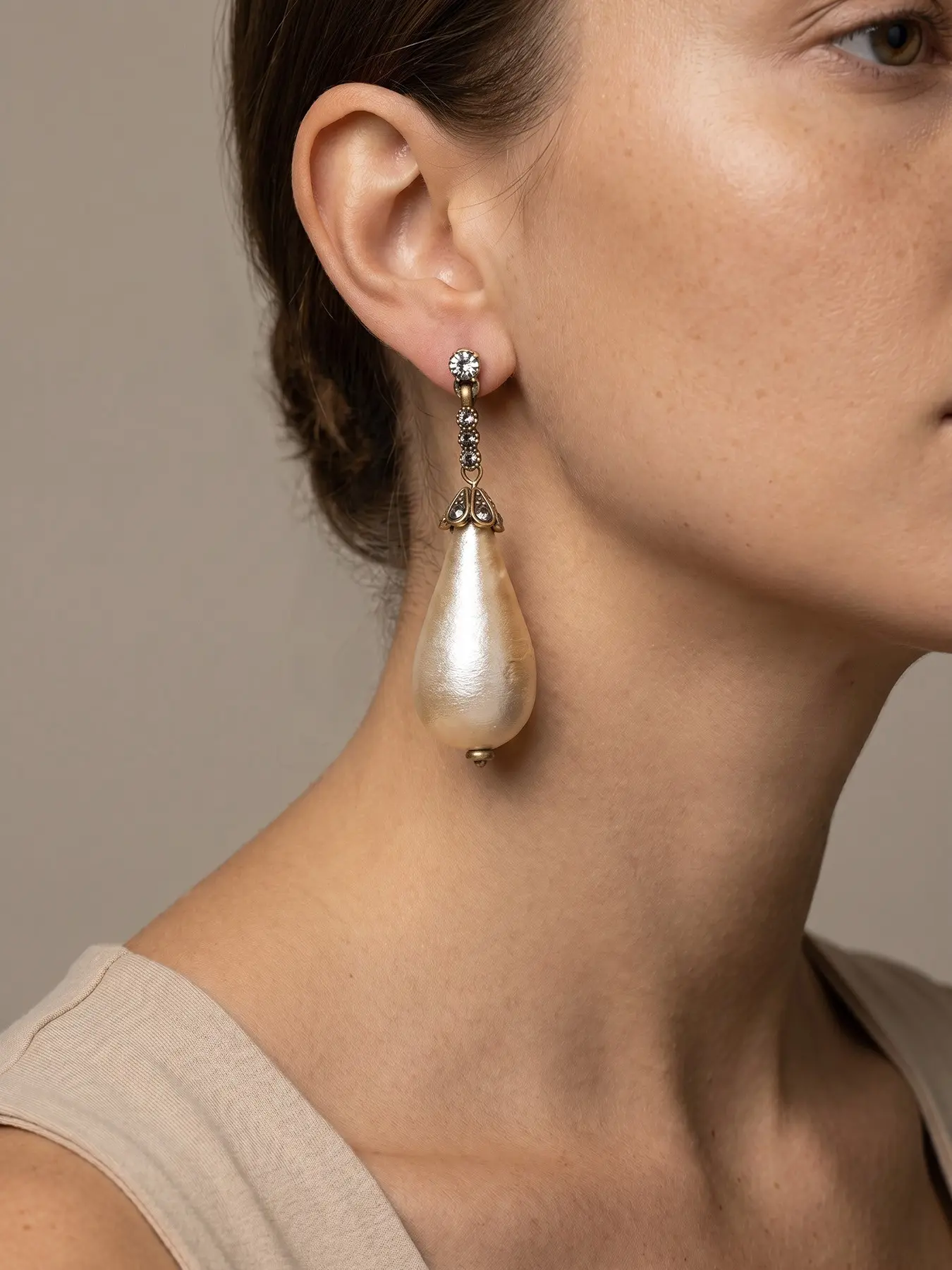 French Vintage Crystal Chain Teardrop Pearl Stud Earrings, Prop 65 Approved Antiqued Brass, Matte Textured Swarovski Glass Pearl Long Face Slimming Pierced Jewelry For Wedding Banquet Gifting