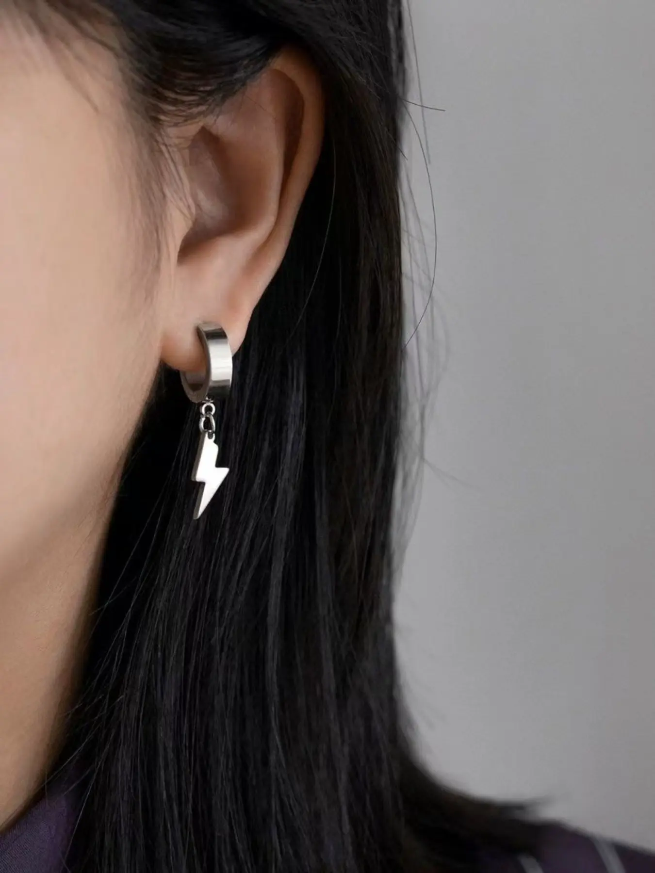 1 PC Trendy Lightning Pendant Titanium Steel Personality Stainless Steel Earrings, Unique Fashion Jewelry for Men and Women