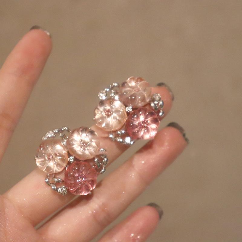 Silver Needle Flower Small Stud Earrings, Niche, Simple, Sweet Design, High-End, Unique and Fashionable Ear Jewelry Wholesale for Women