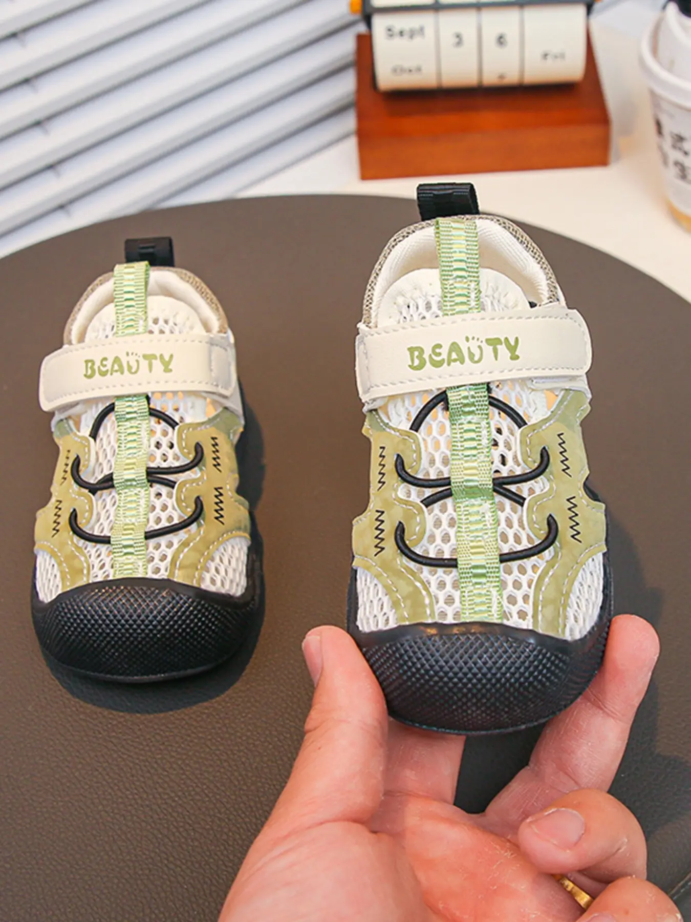 Baby Sandals, Breathable Mesh, Anti-Collision Toe, Non-Slip Rubber Sole, Velcro Closure, Ideal for Summer