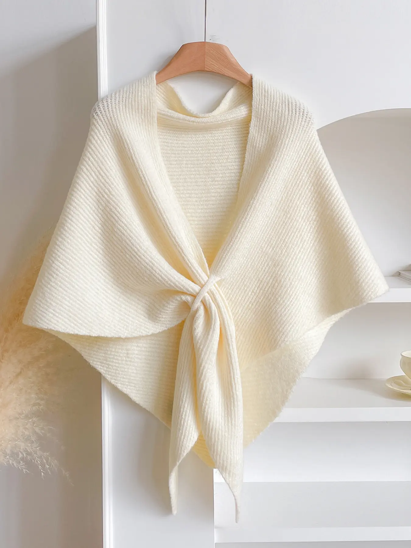 Women's Plain Triangle Shawl, Soft Comfortable Winter Scarf, Casual Fitted Accessory, Daily Wear Fashion Item, All-Season Wrap, One Piece Shawl
