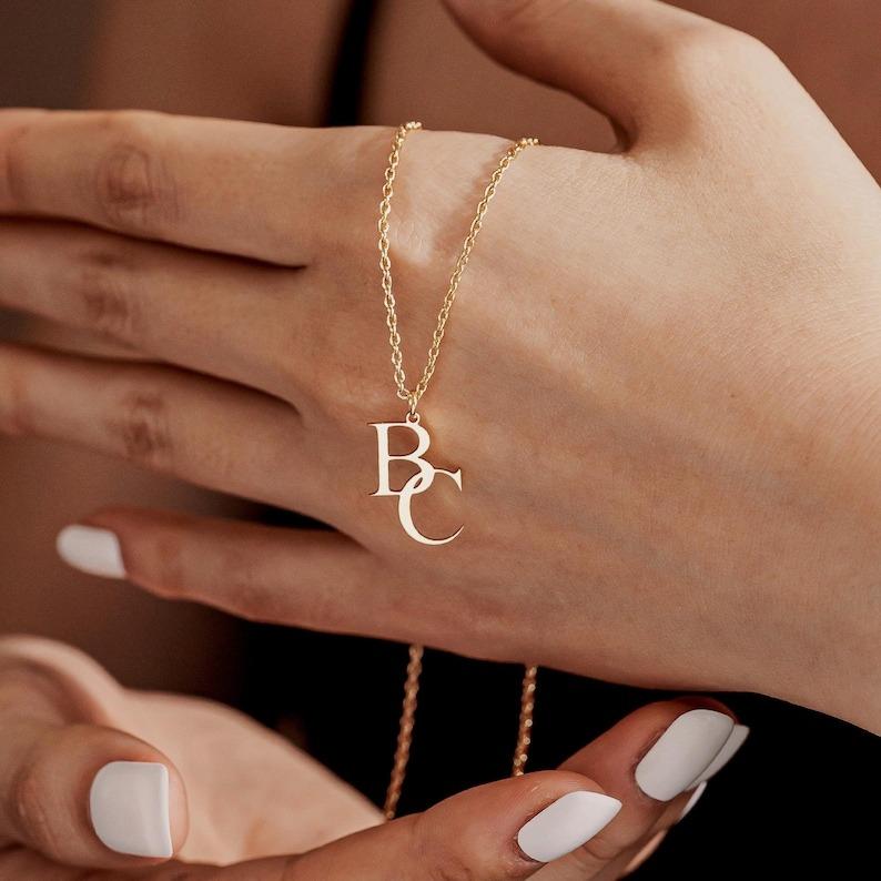 AS184 Custom Interlocking Initial Necklace,  Combined initials Gold Couple Monogram Pendant, Personalized His and Hers Letter Jewelry, Anniversary Gift for Girlfriend, Valentine's Day Present Customized Two Initials Necklace Gold Rope Chain