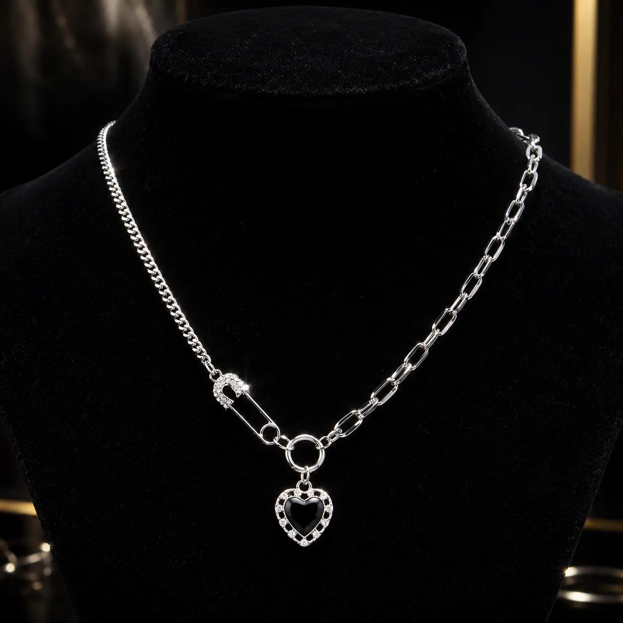 ARPURRAINA Y2K Safety Pin Necklace for Women, Black Heart Rhinestone Pendant Asymmetrical Chain Necklace, Punk Gothic Statement Jewelry, Trendy Silver-Tone Fashion Necklace